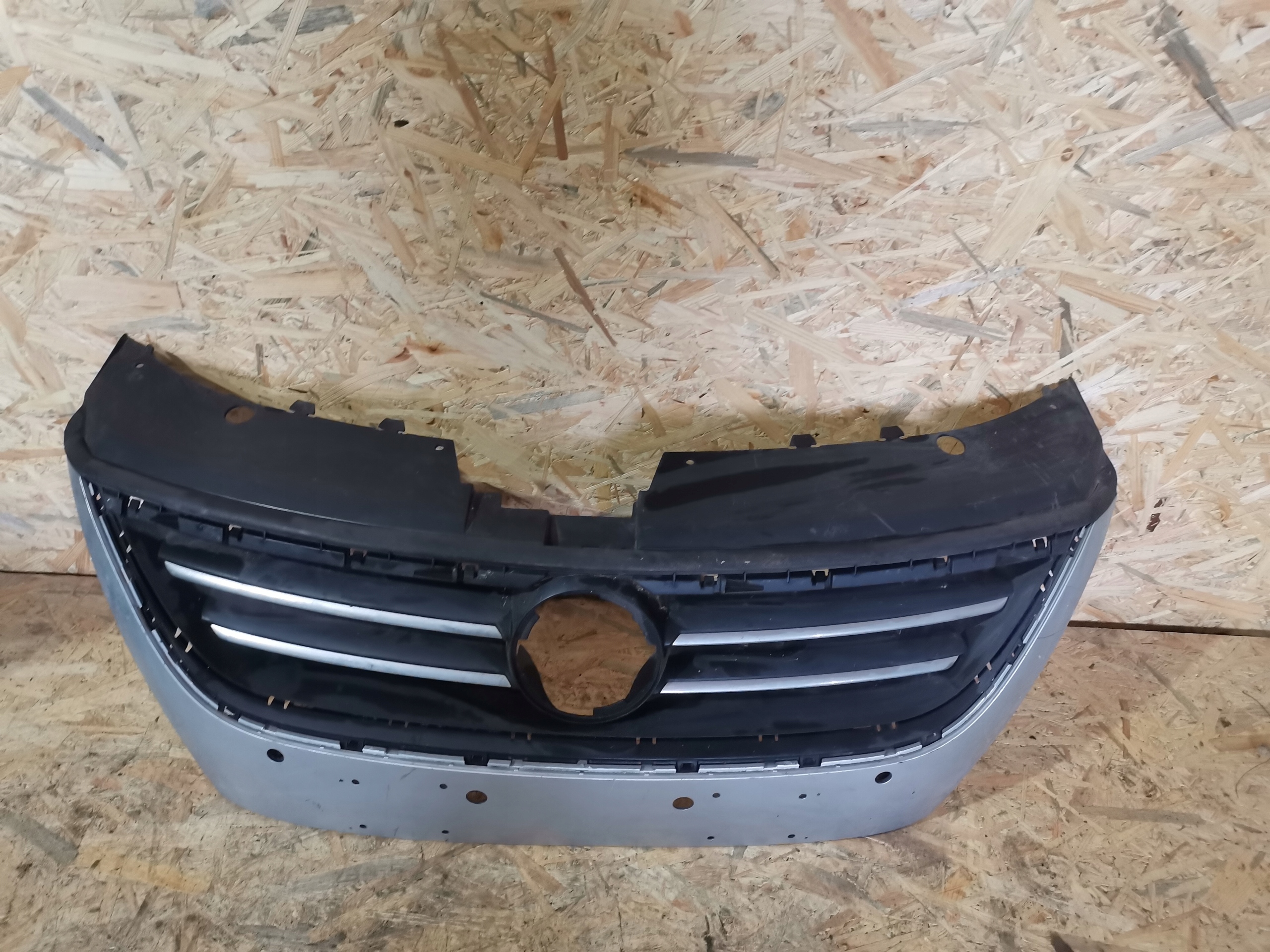 решетка перед vw Passat CC 09-12 хром+ 3C8 853 651Q