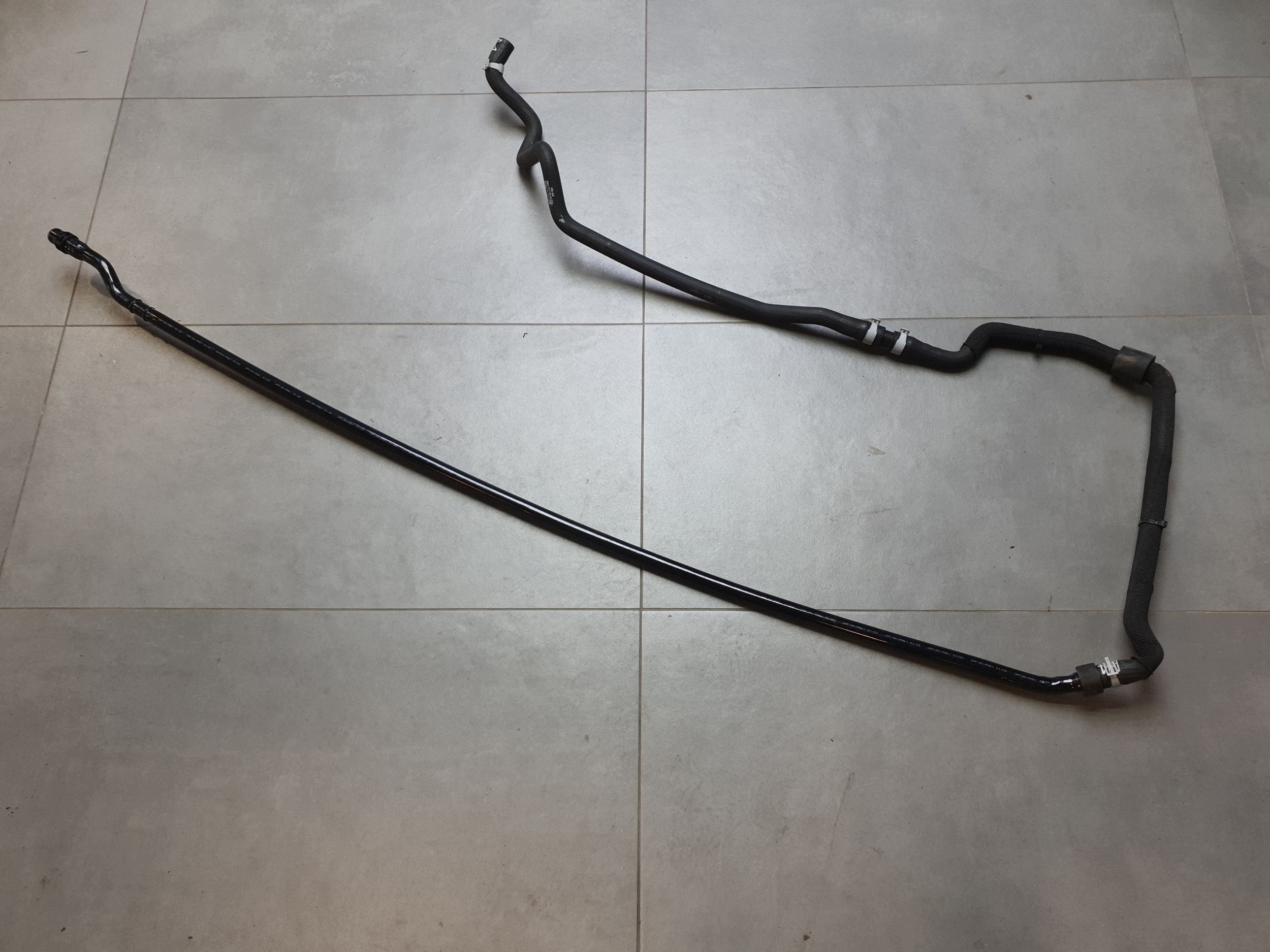 Audi SQ6 e-tron canalisation eau 85H122175K