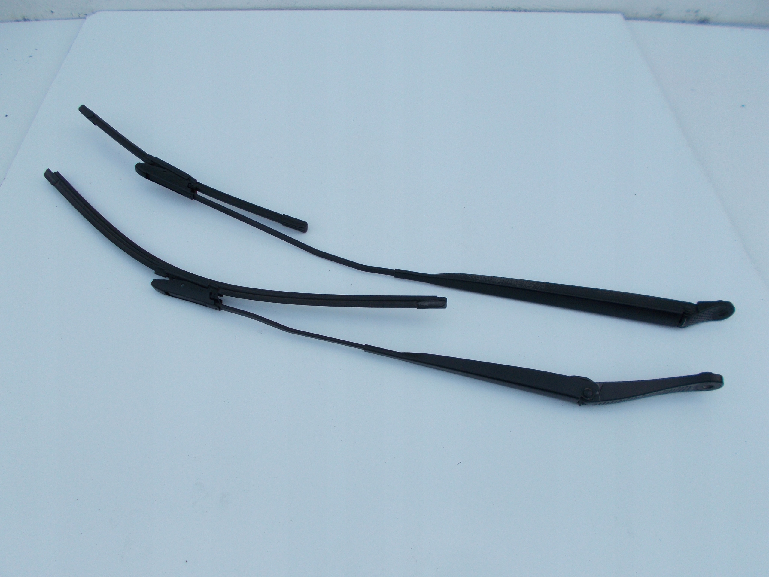 Важіль склоочисника передній Renault Clio III