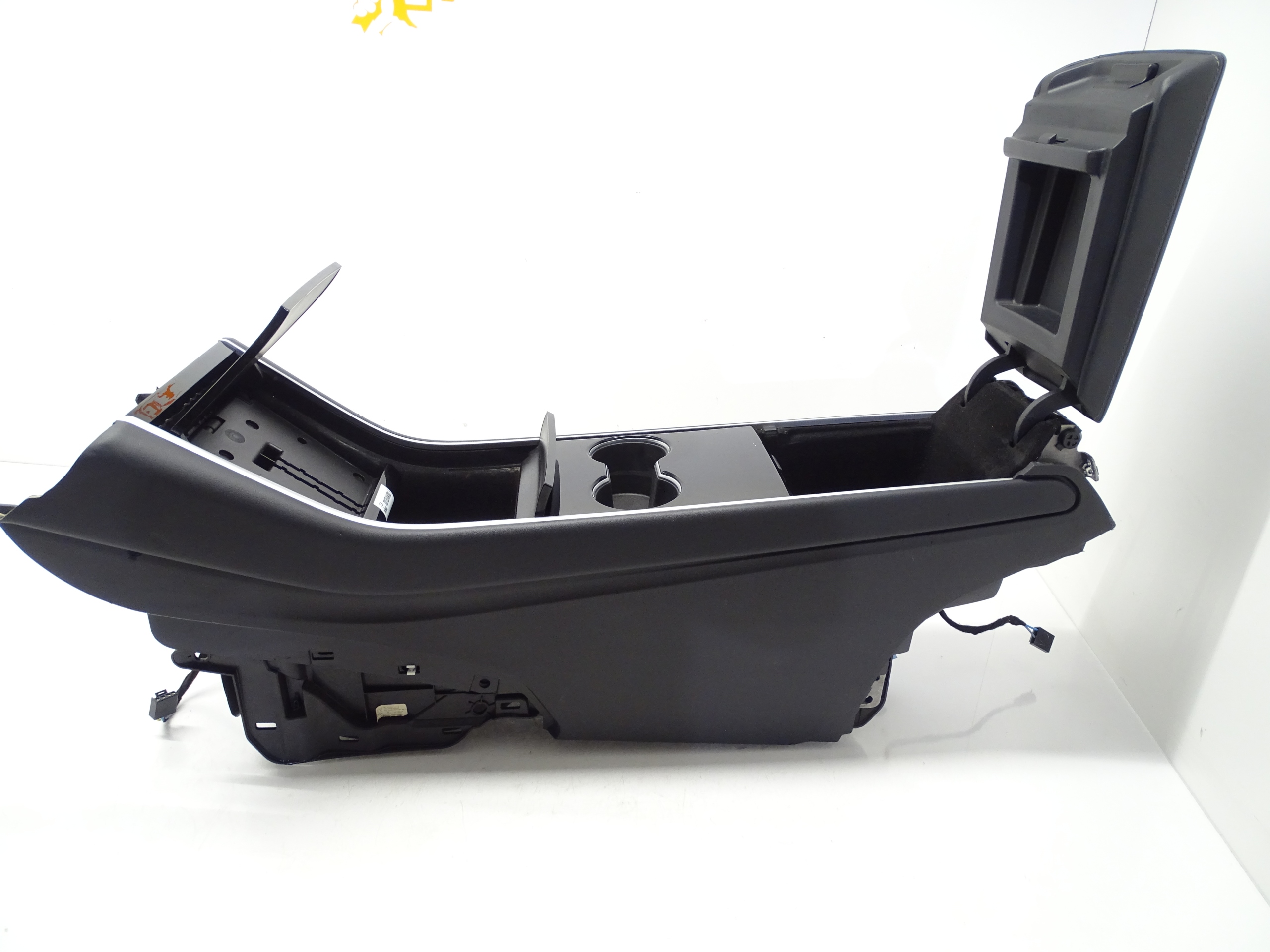 TUNEL central console TESLA MODEL 3 2020R. 1087897-00-B