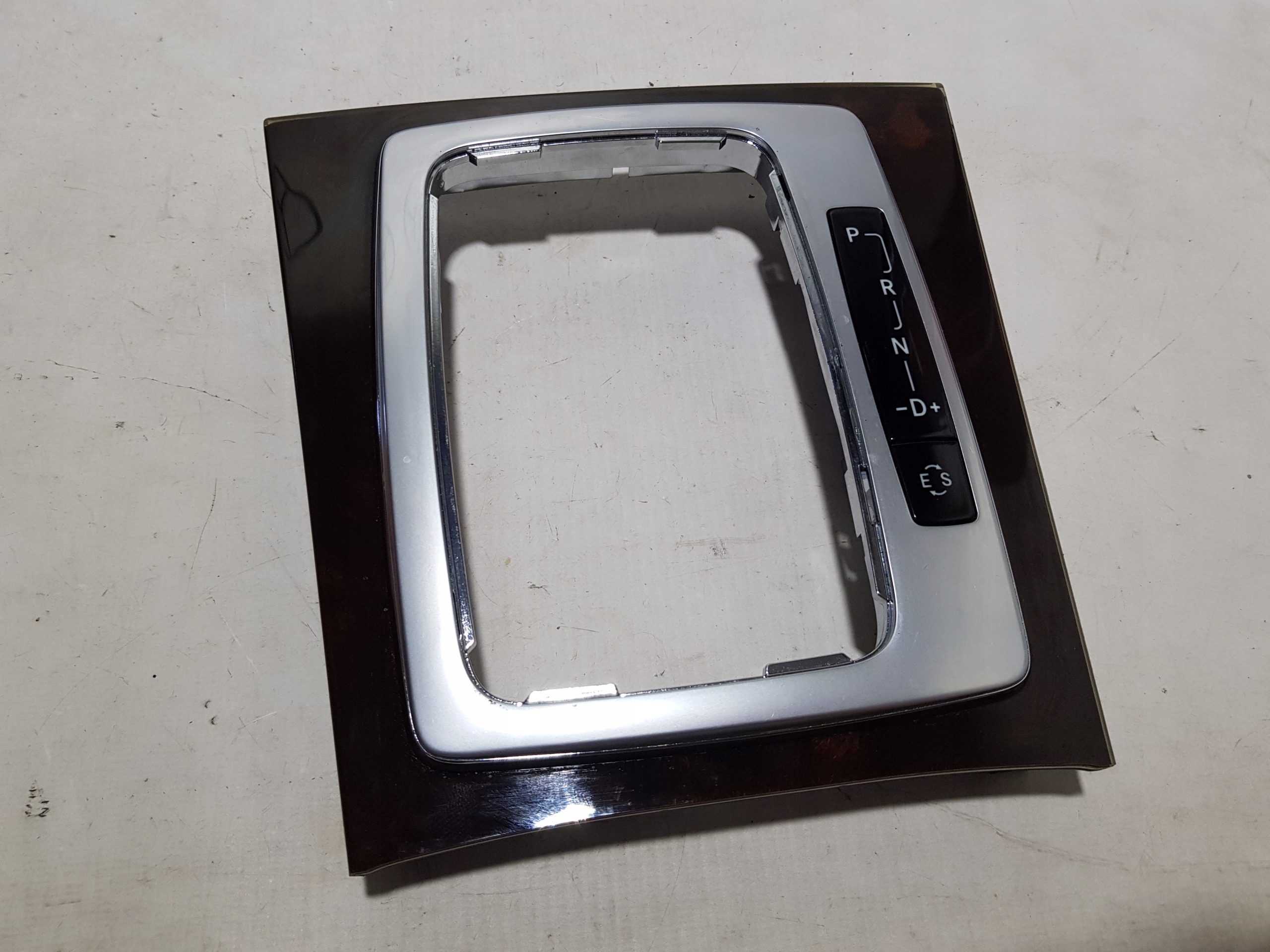 Ráma DEKOR LEWARKA fa MERCEDES W207 2076801207