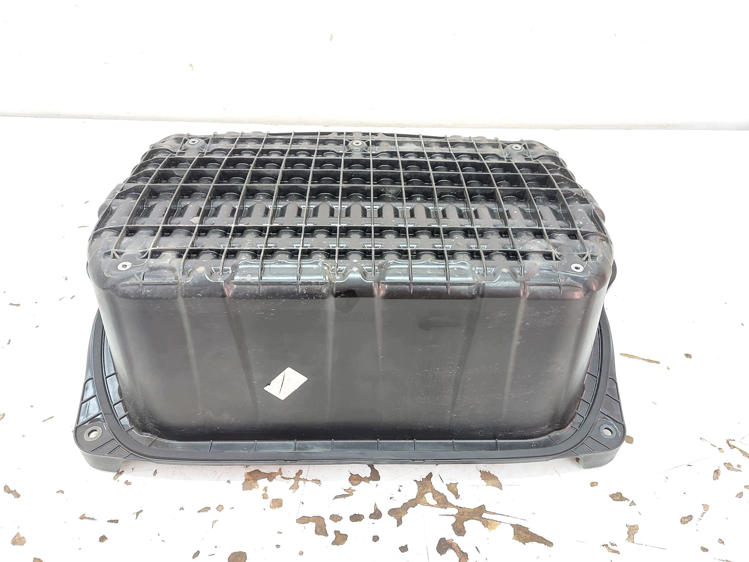 TESLA MODEL Y 2024r, floor boot sump passenger compartment sump rear part 1036010031