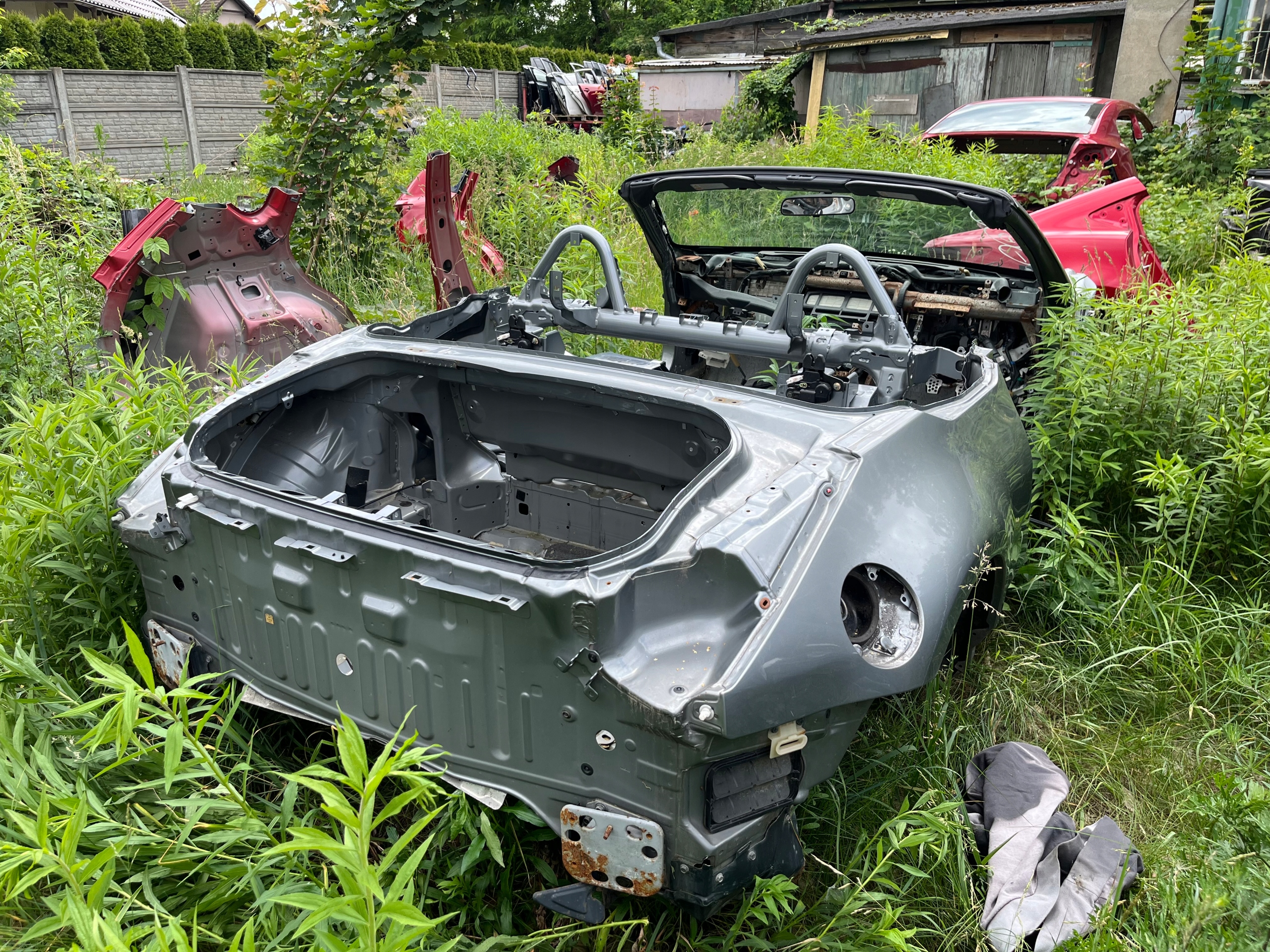 NISSAN50z CABRIO ЗАД ЧЕТВЕРТИНА CWIARTKI ПОРОГИ ВАННА ЗАД.