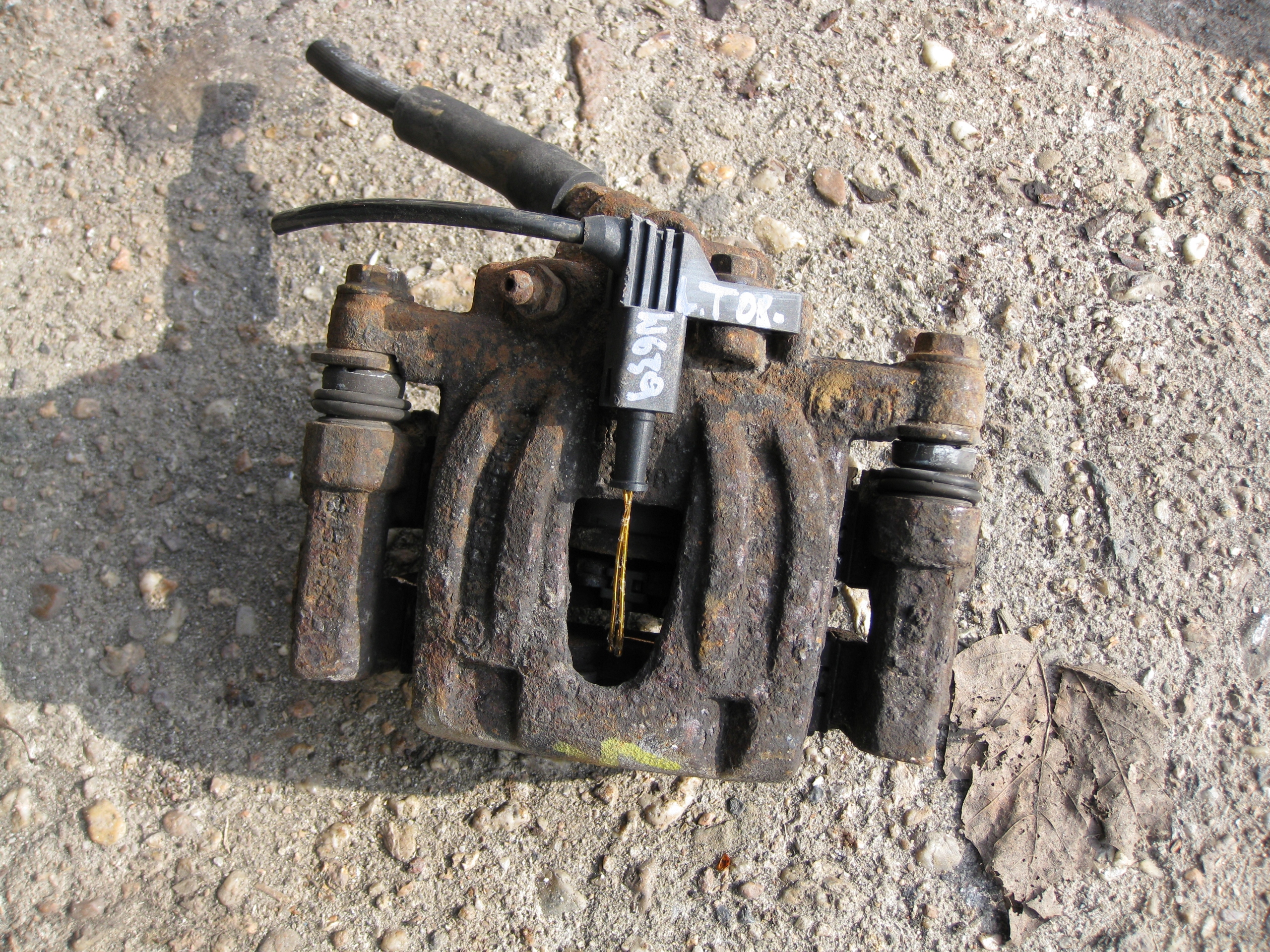 MERCEDES VITO W639 08R 2.2CDI caliper left rear part