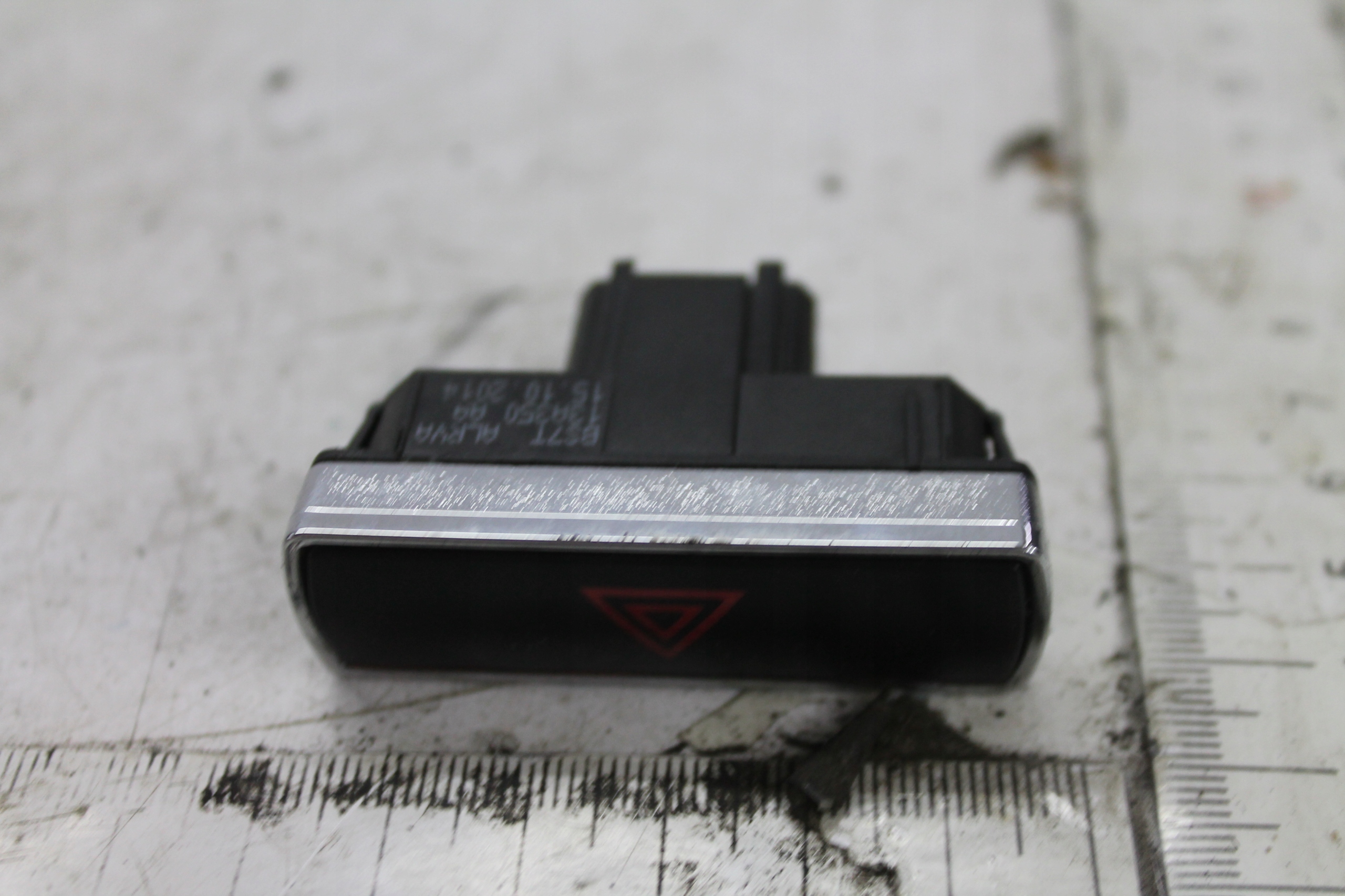 button of warning lights BS7T13A350AA GALAXY MK3 06-15