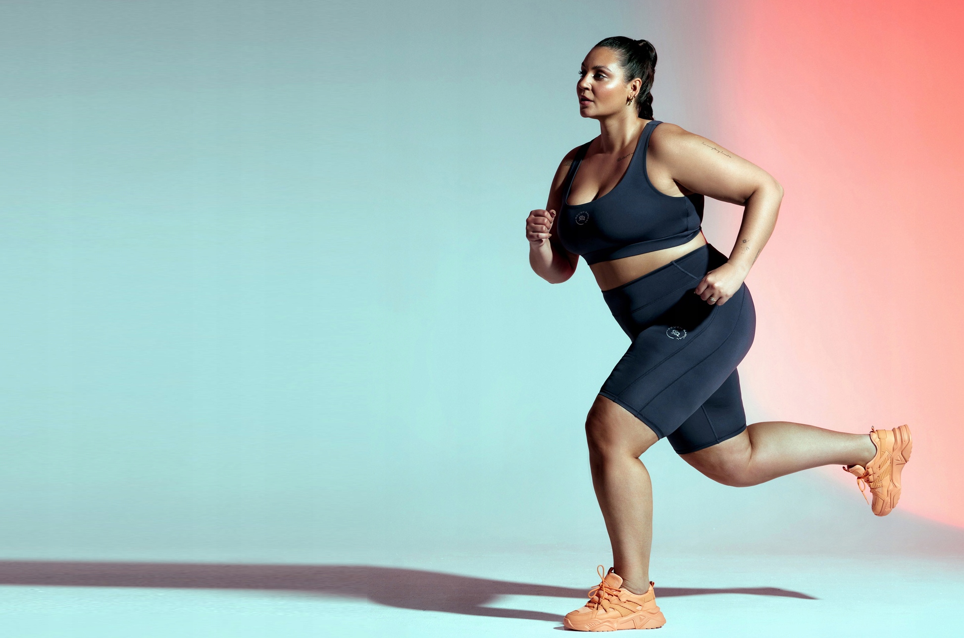 DAMSKIE SPODENKI SZYBKOSCHNĄCE FITNESS PLUS SIZE Kolor szary
