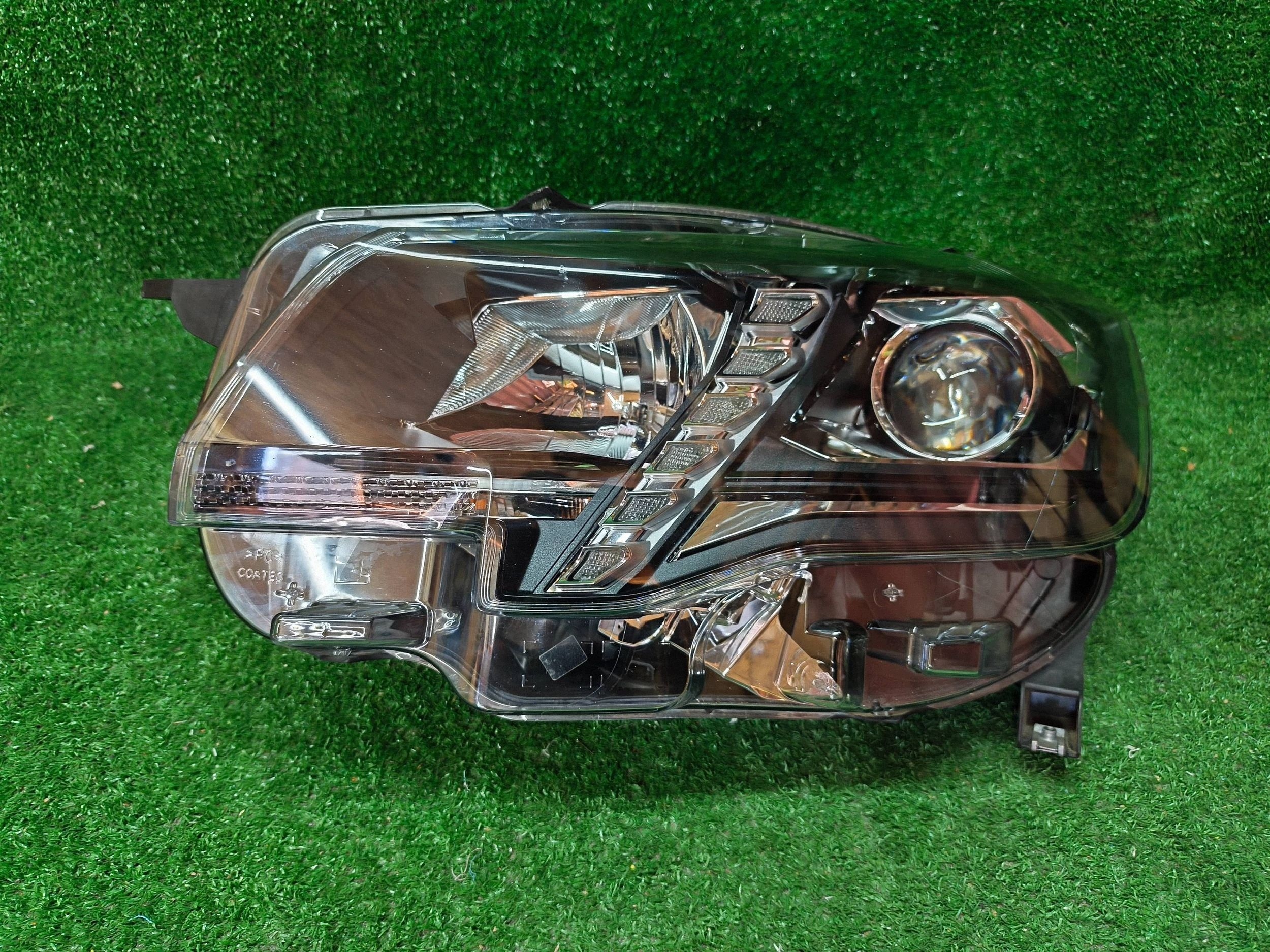 REFLEKTOR left front PEUGEOT RIFTER 18- lens LED NR.R1566