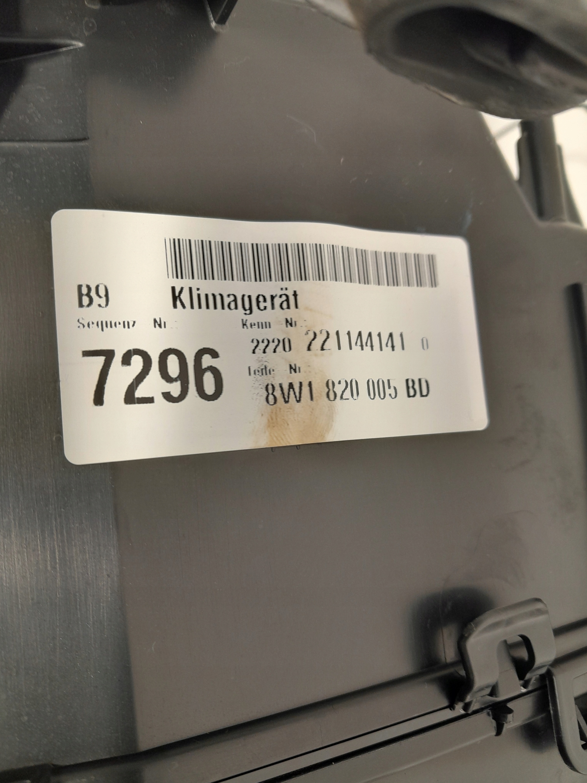 AUDI A4 B9 LIFT heater 8W1820005BD