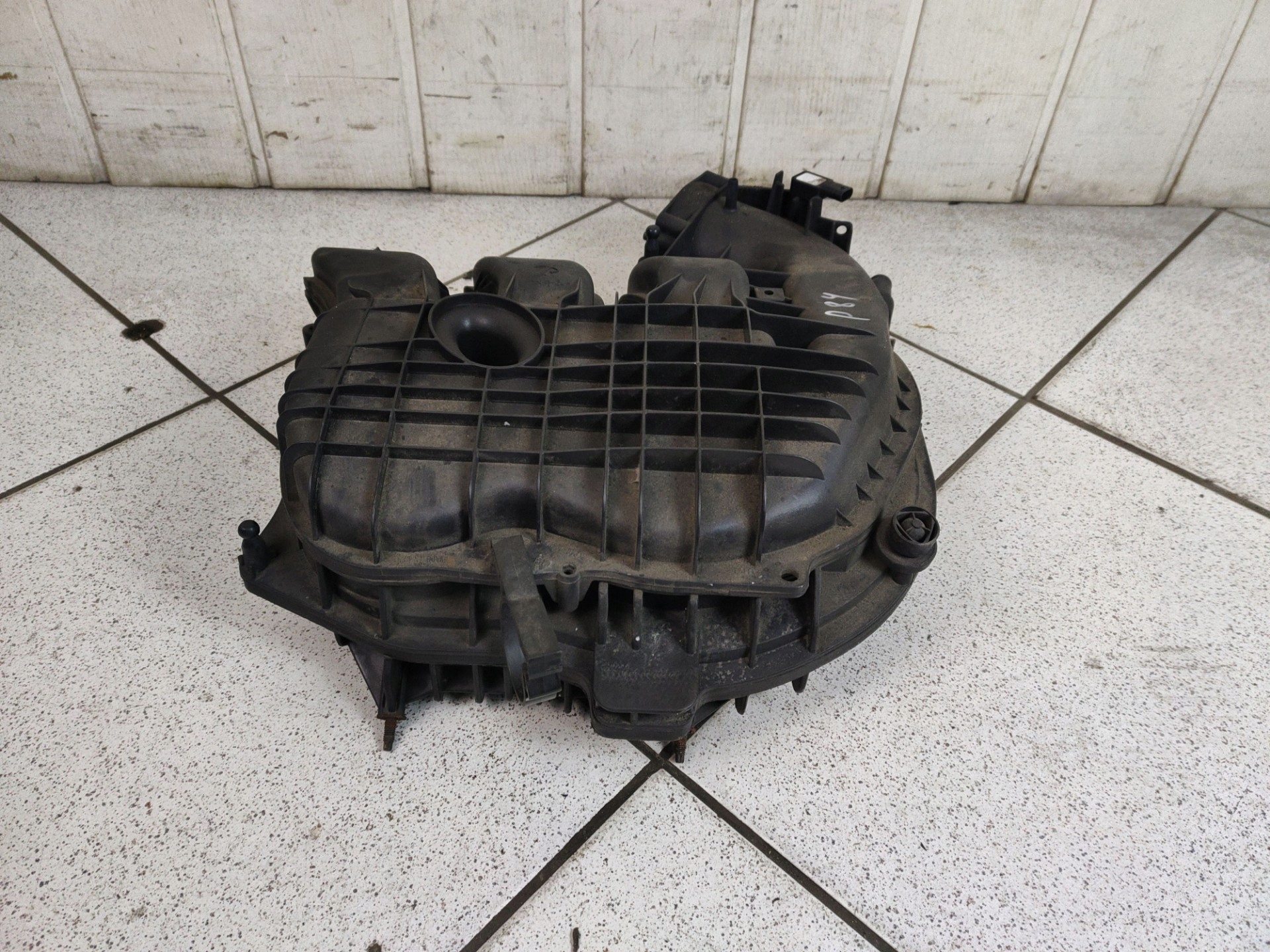 intake manifold Chrysler Town and Country 5 facelift 2012