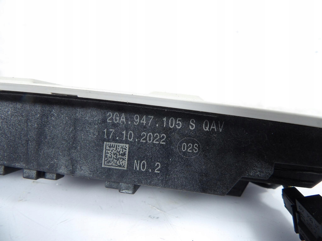 SKODA SCALA лампочка внутренний перед 2GA947105S