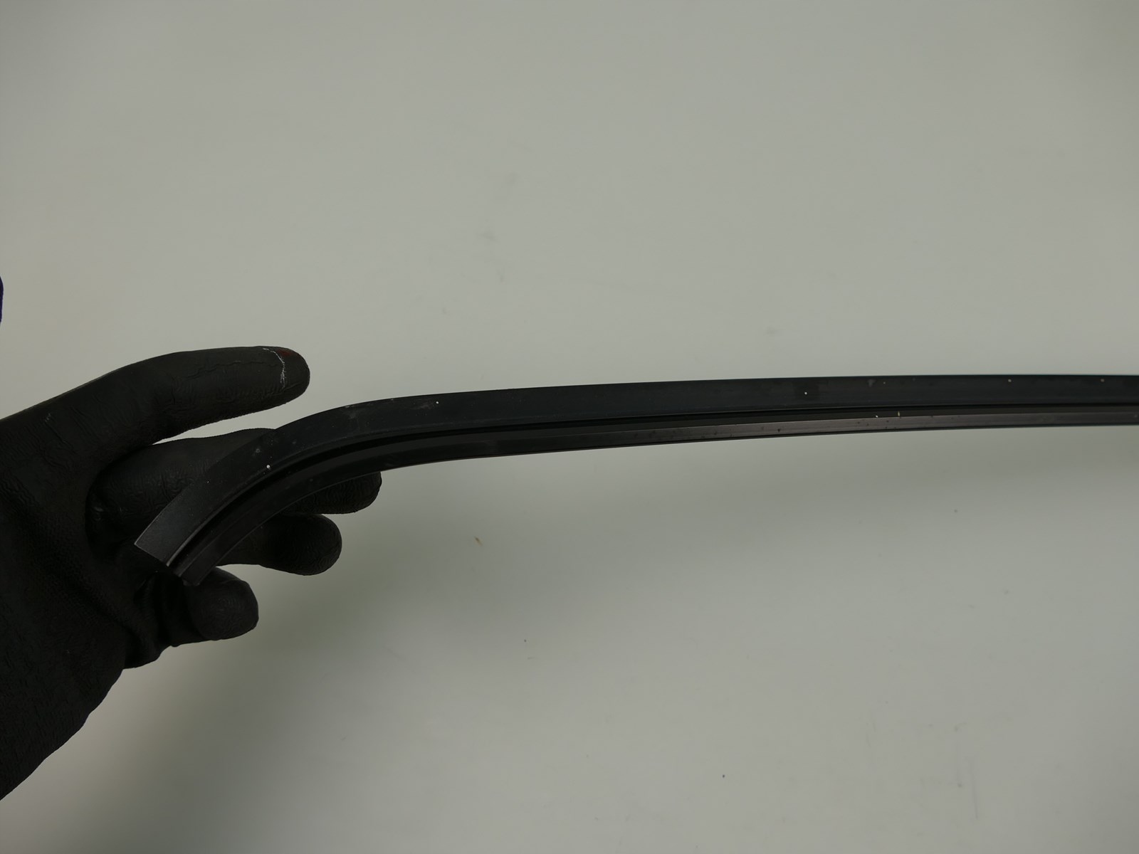 MERCEDES A209 W209 CABRIO moulding windows central