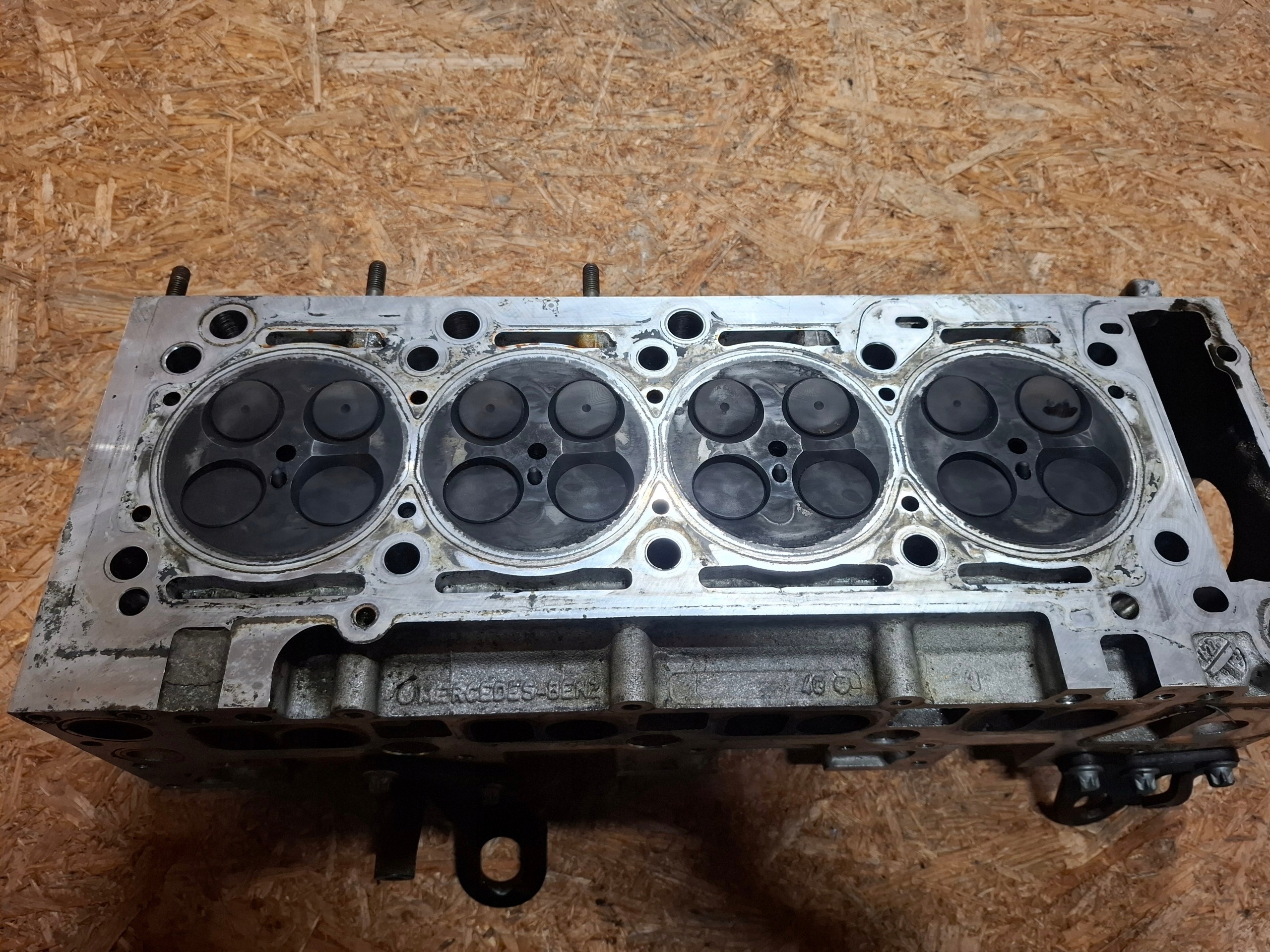 hlava MERCEDES 2,2 CDI A6110105020
