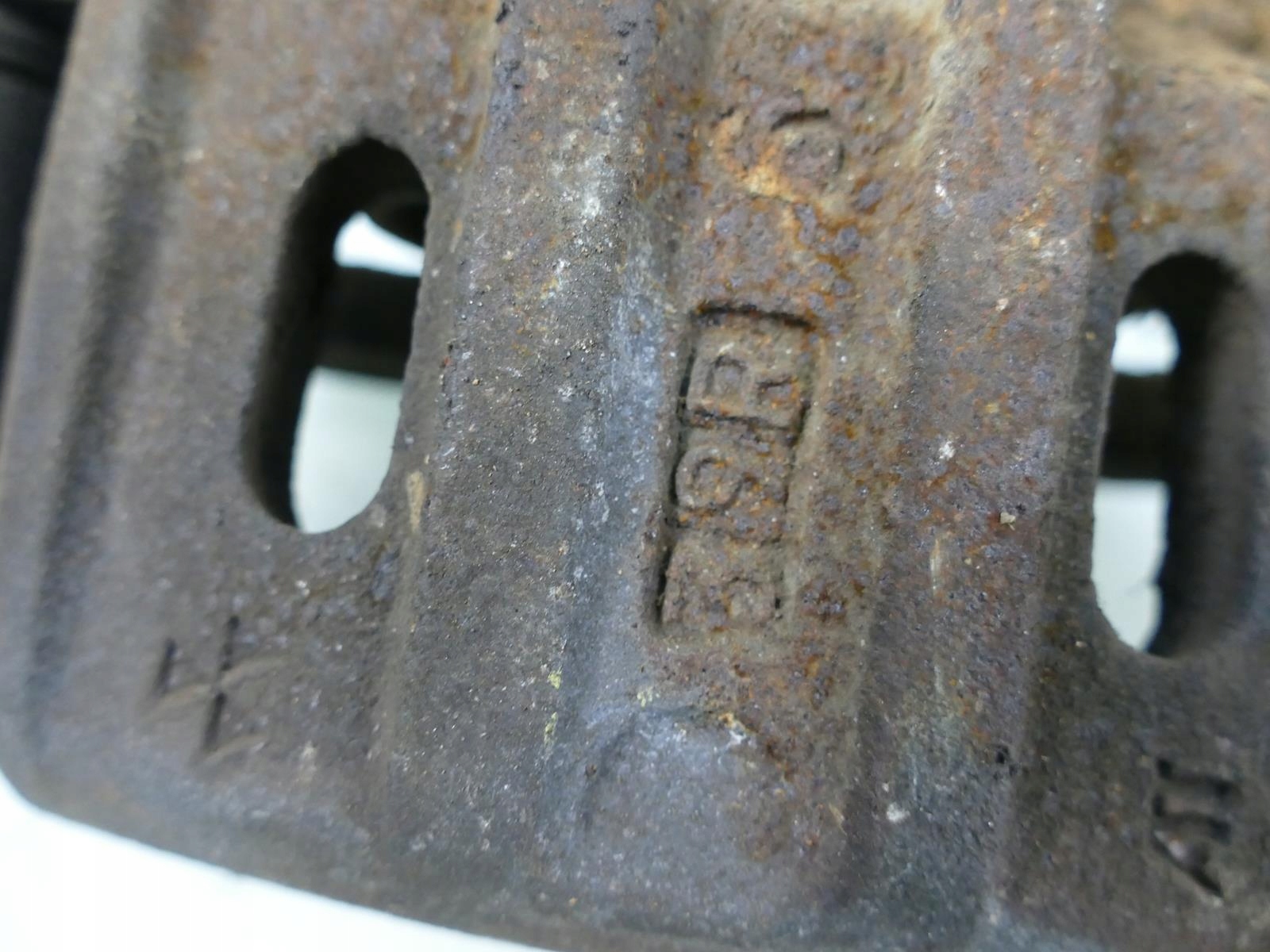 MITSUBISHI OUTLANDER III 2.2 DI-D caliper brake right front