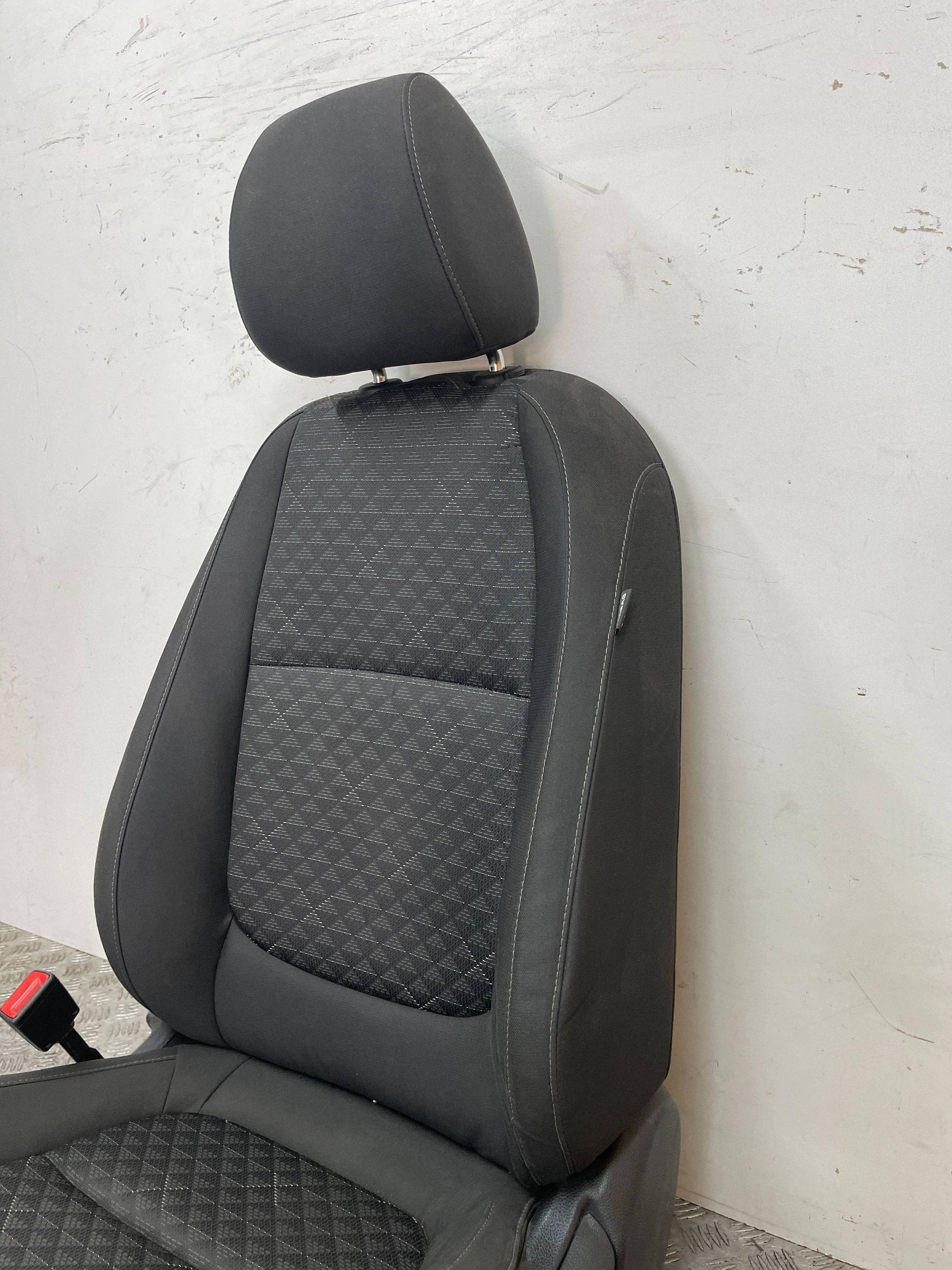 seat driver´s front left left KIA RIO 4 IV 17