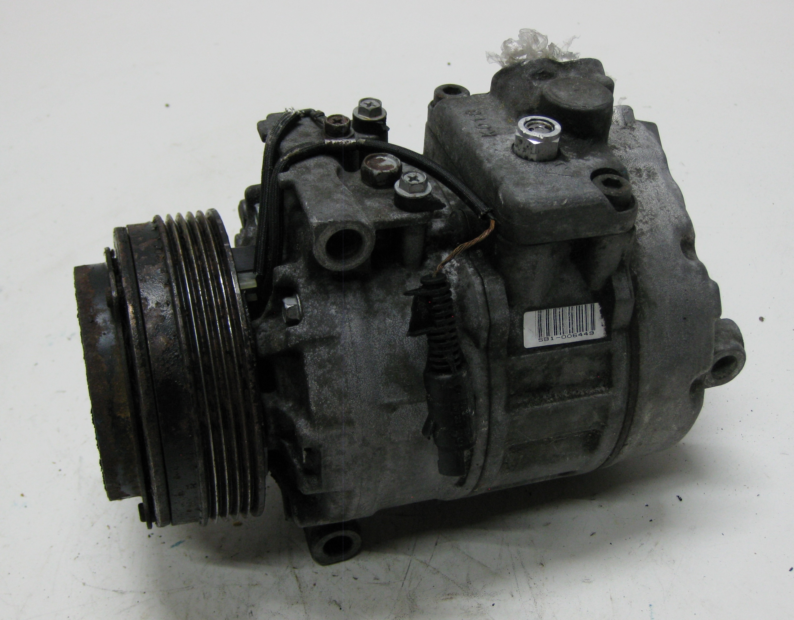 BMW 5 E39 kompresor klimatizaci 447170-8432