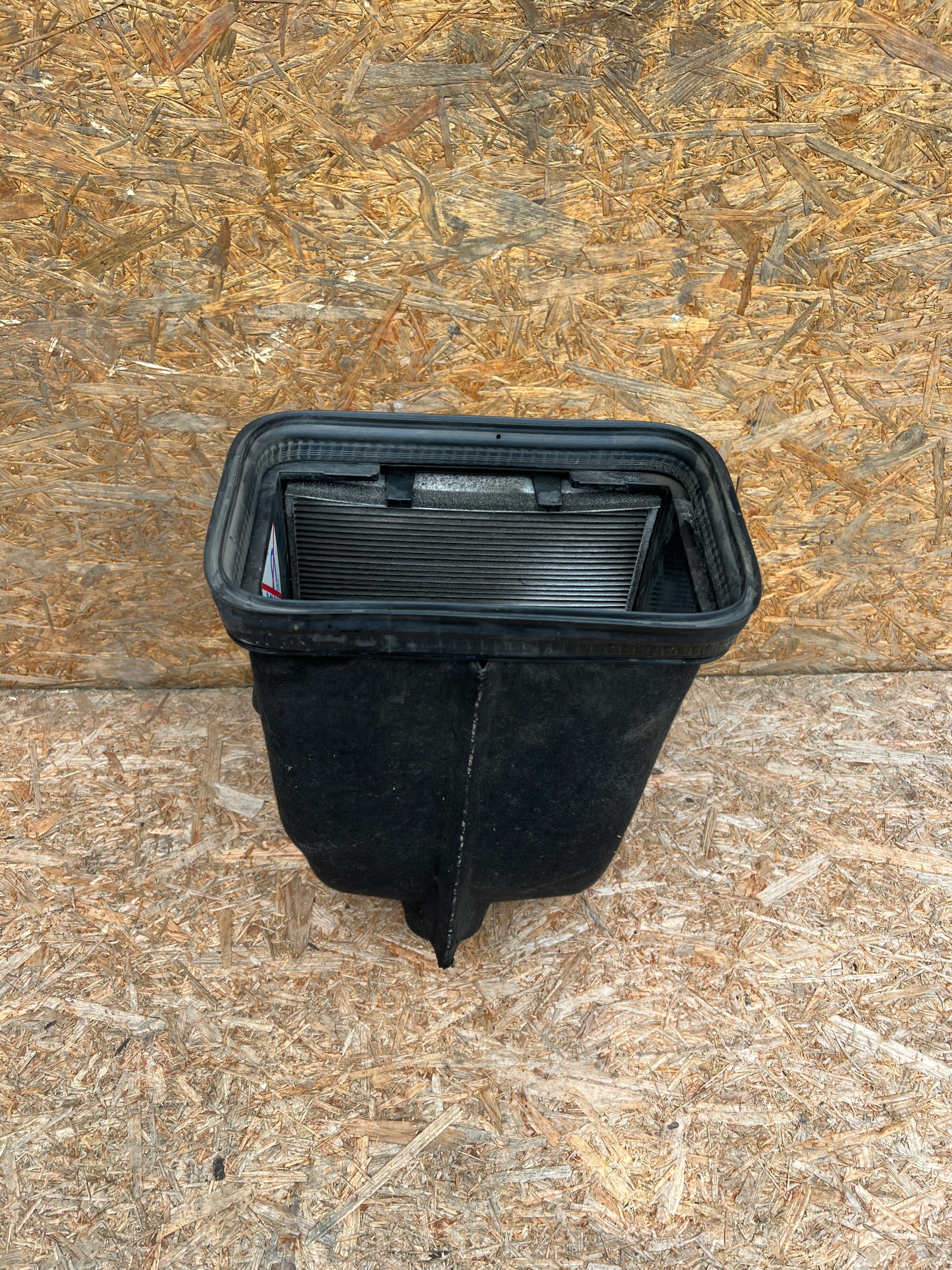 W906 - КОРПУС ВОЗДУШНОГО ФИЛЬТРА SPRINTER 906