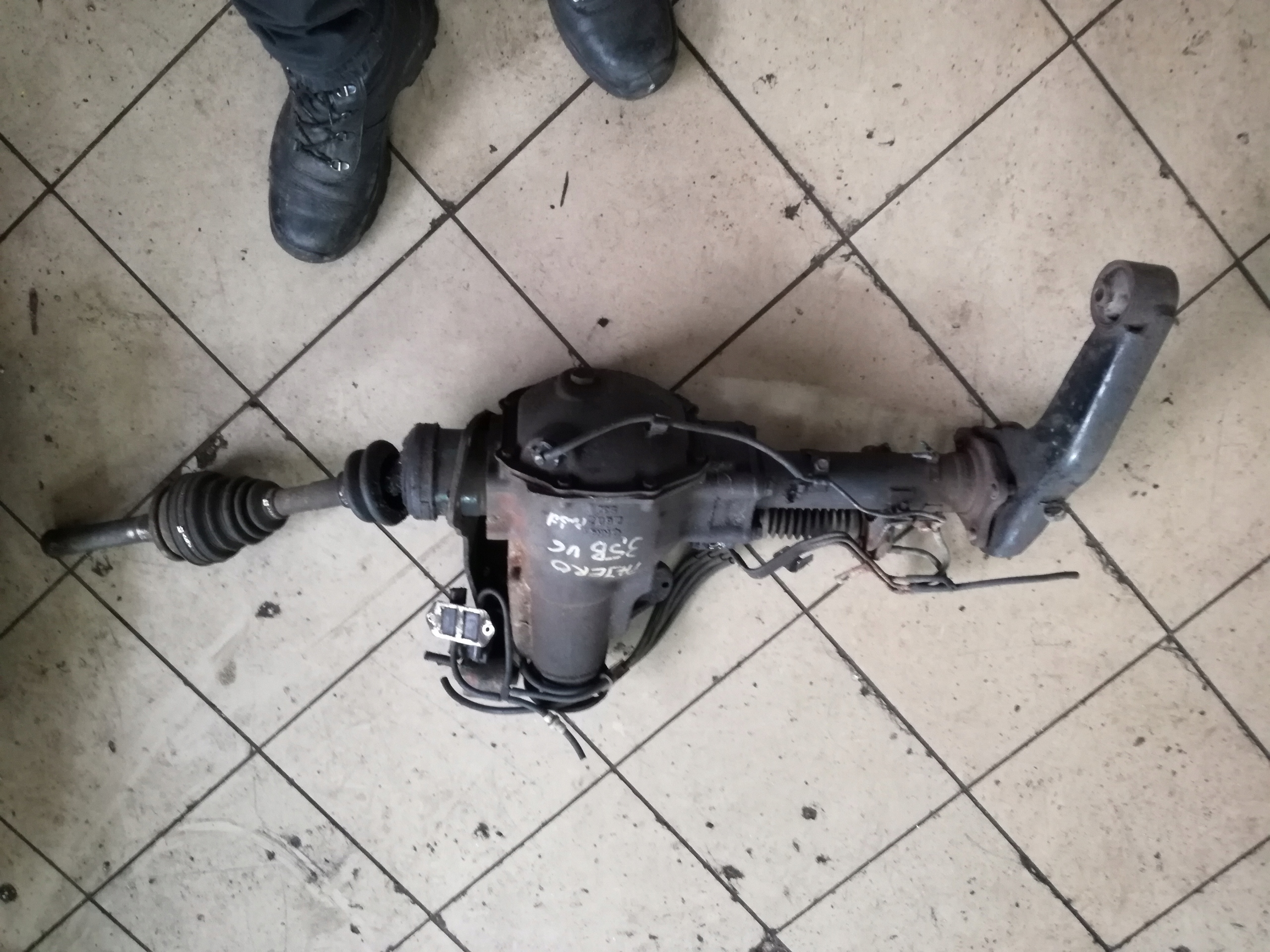 MITSUBISHI PAJERO II 1997 рік 3,5 V6 передній міст