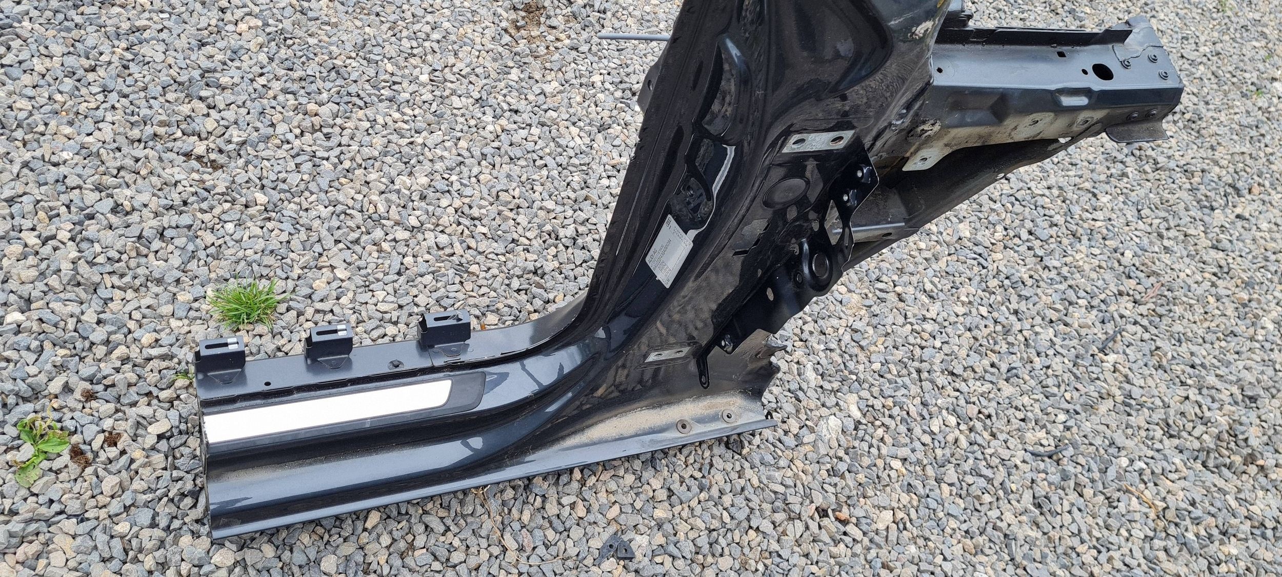 A4 B9 8W S4 threshold pillar A right front side quarter right