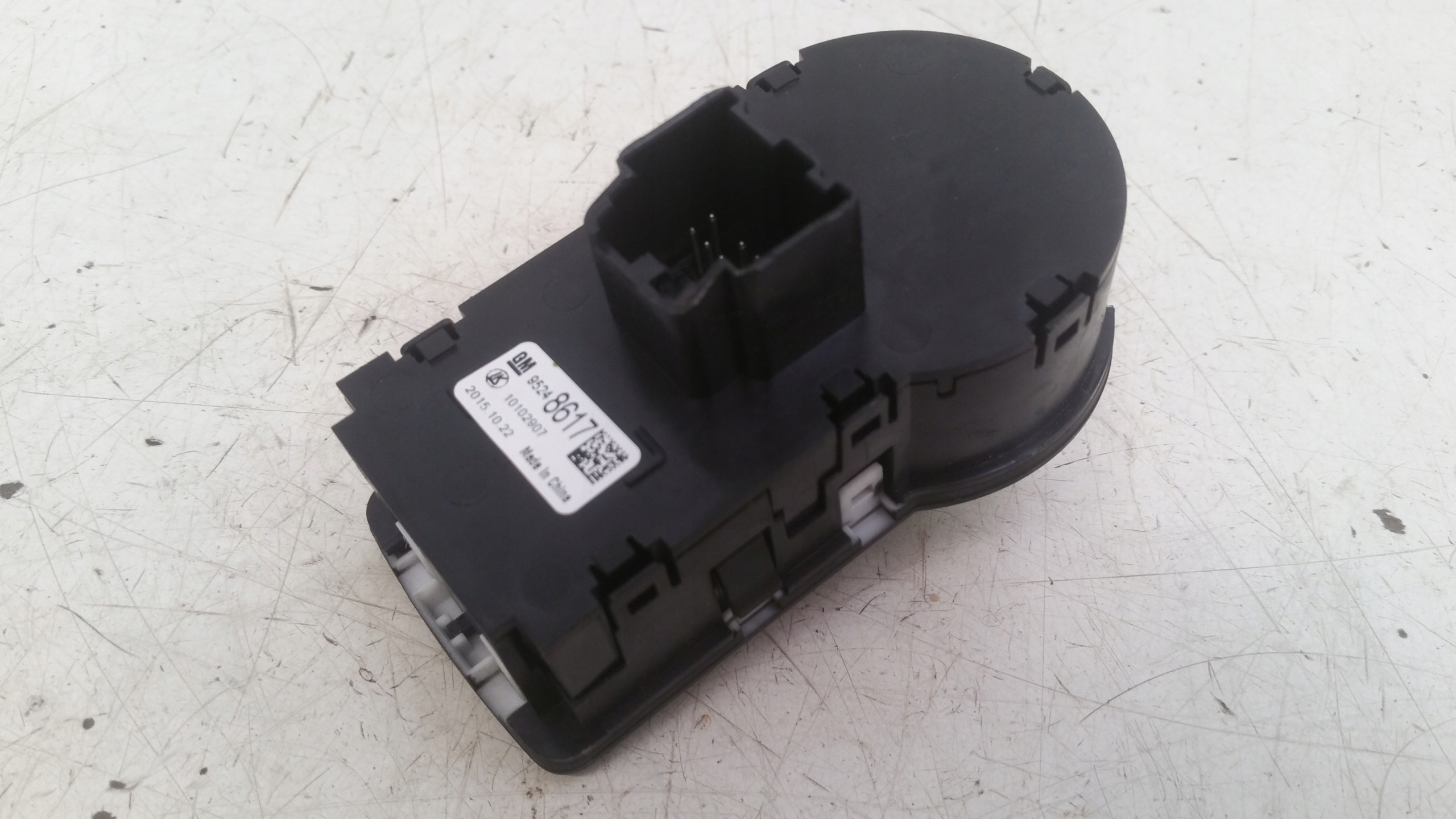 interruttore luci 95248617 Opel Karl
