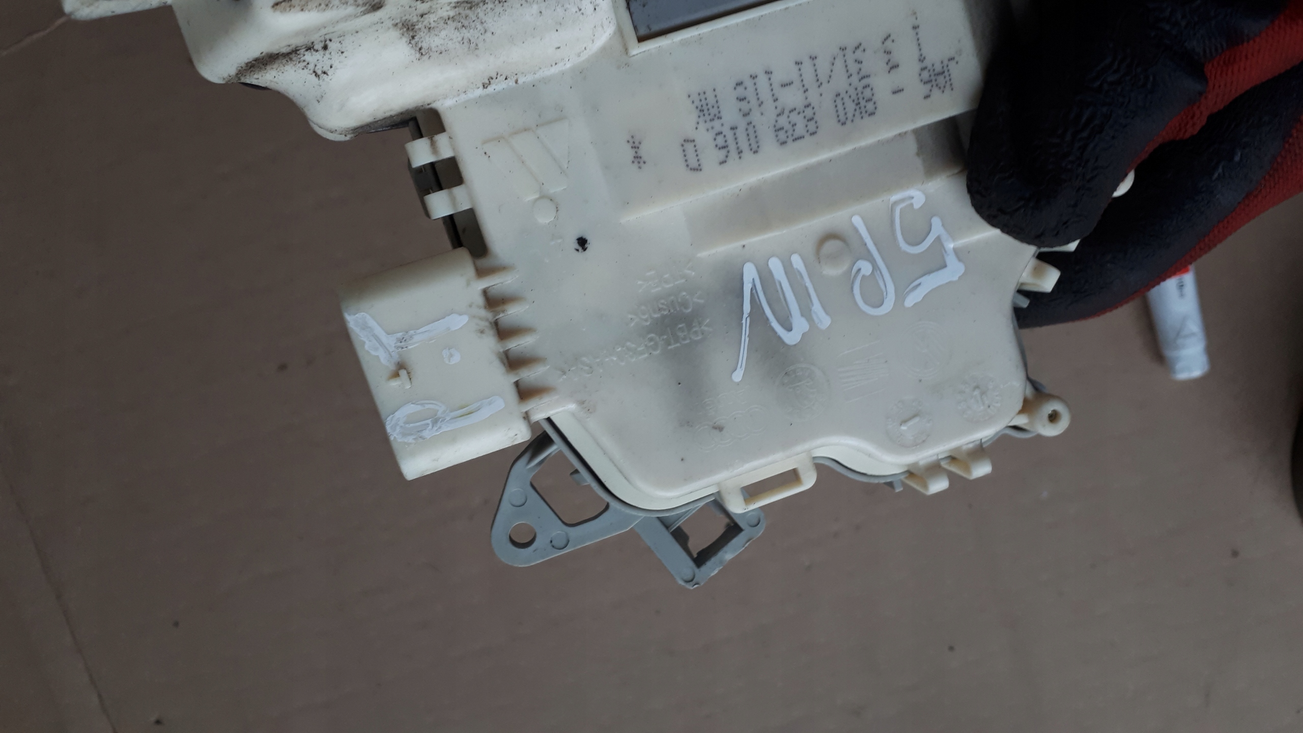 S4 B8 A4 lock door right rear part rear 5 PIN A5 Q5