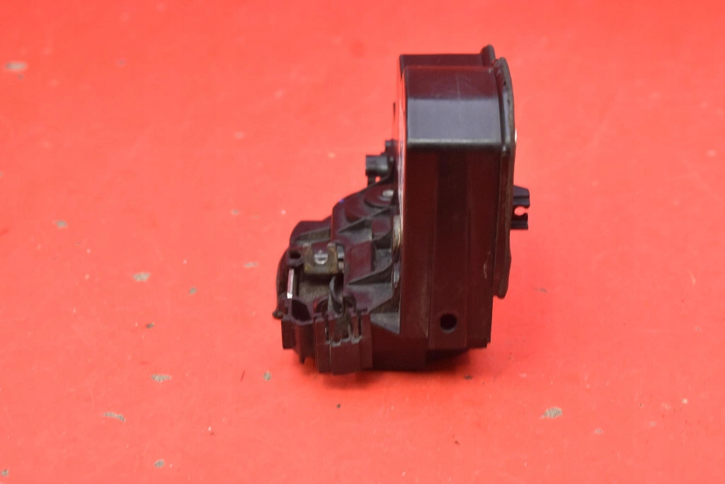 lock door right front front EU 7167074 BMW E87 5D HB 04-07