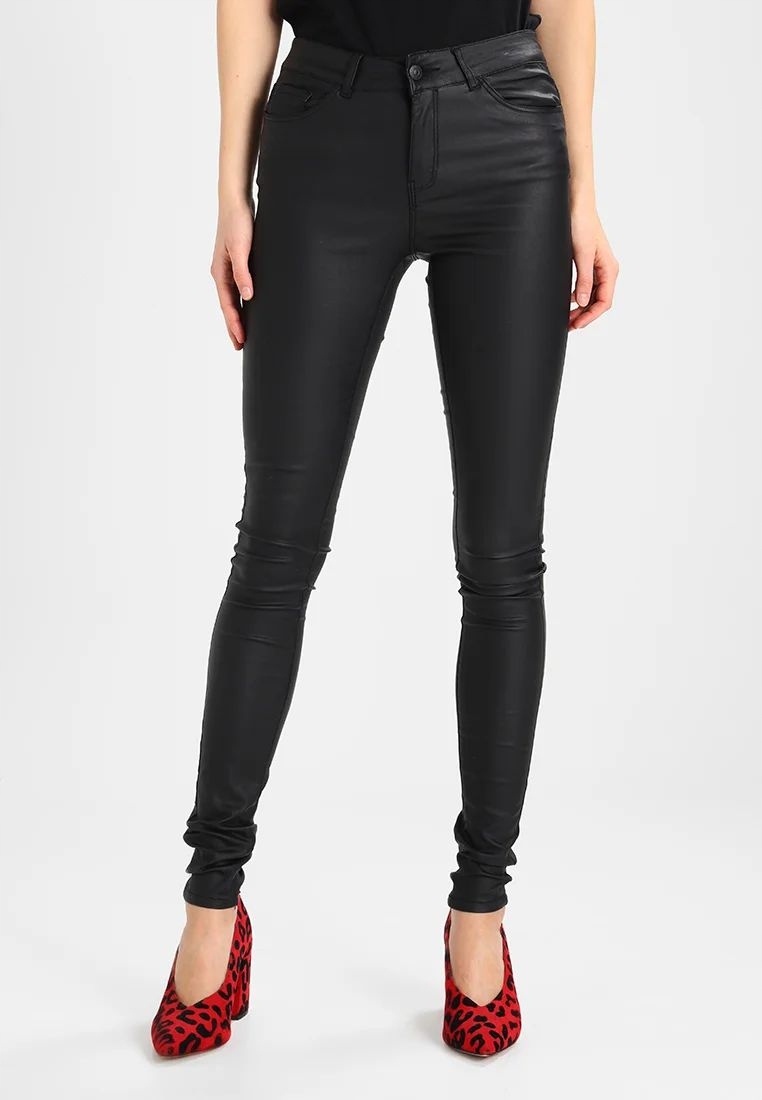 Vero Moda VMSEVEN SMOOTH COATED Spodnie r XS 11072431973