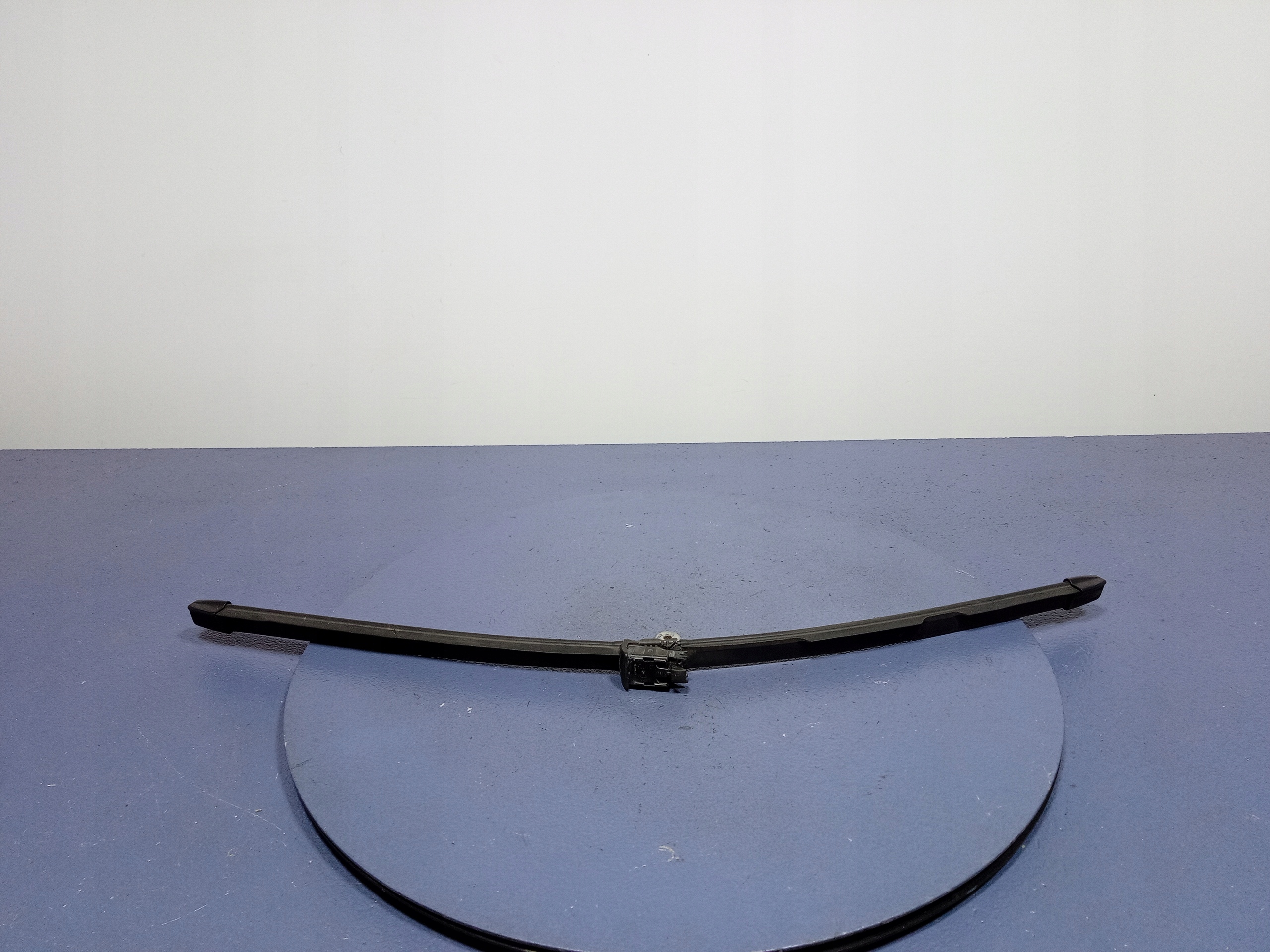 BMW IX I20 PIÓRO WYCIERACZKI PRZÓD LEWE EU 8498175