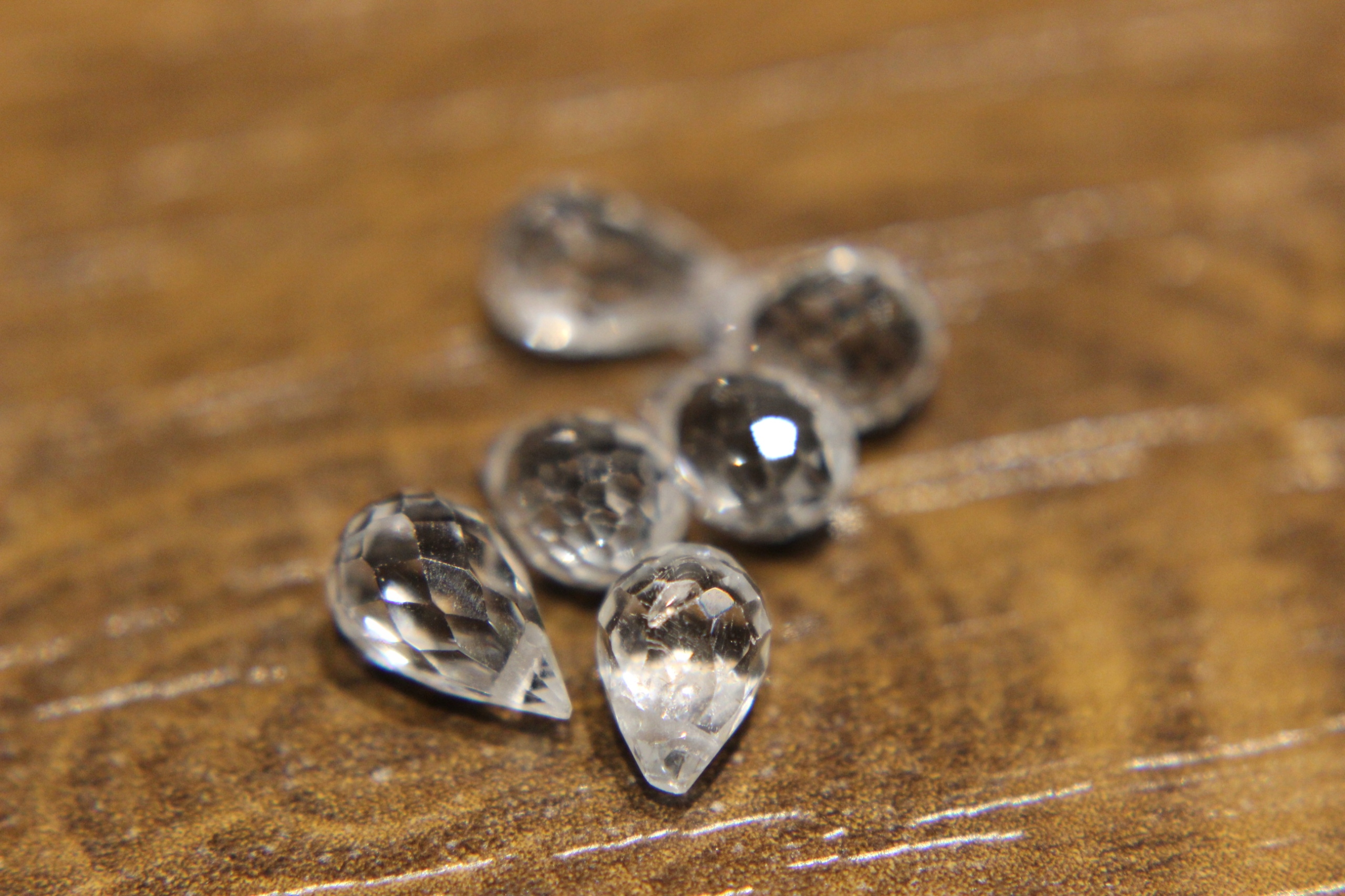 Topazy bílé přírodní kameny 7.0ct 6 Ks