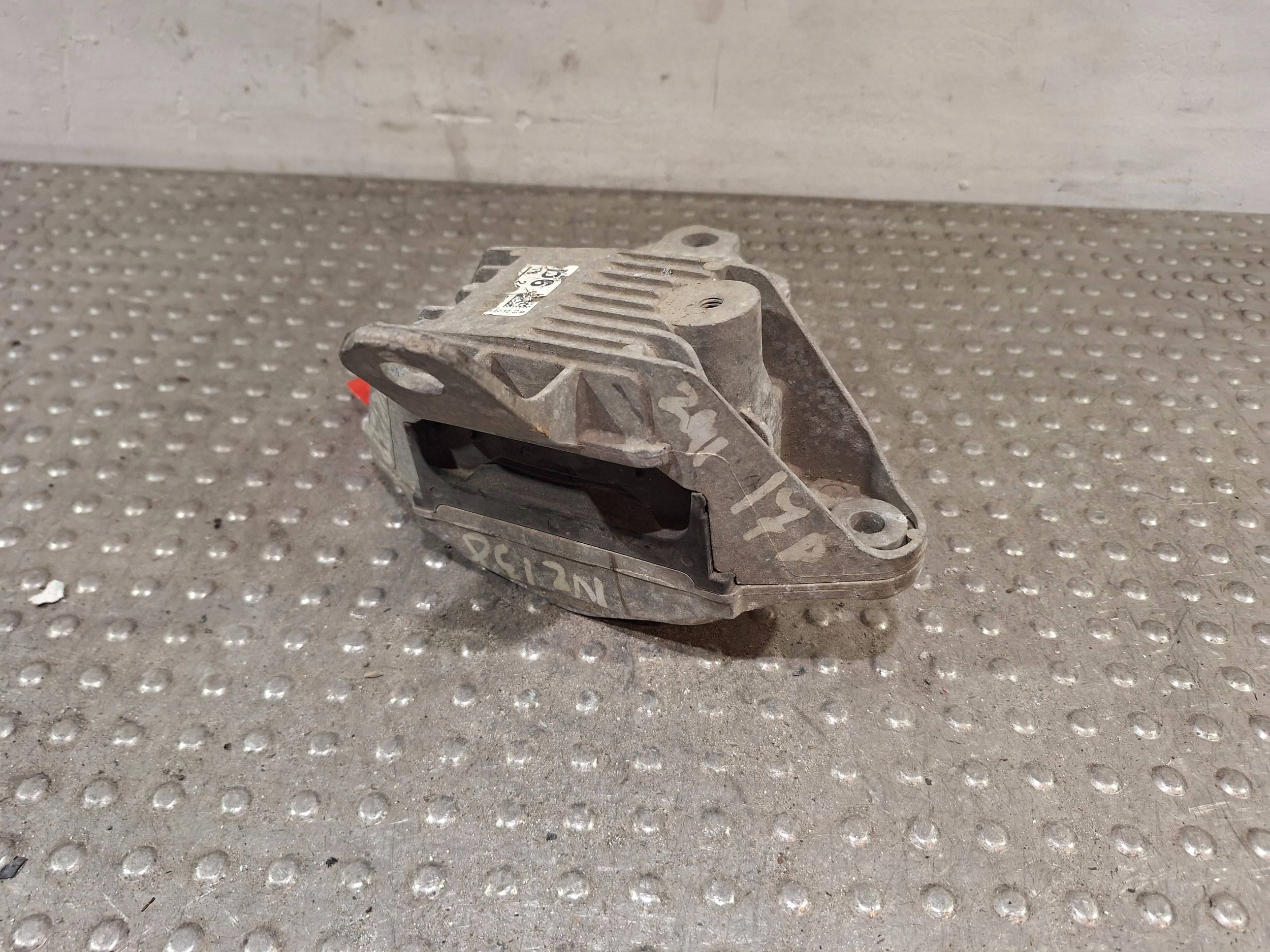 holder engine mount OPEL ASTRA J 1.7 CDTI 10