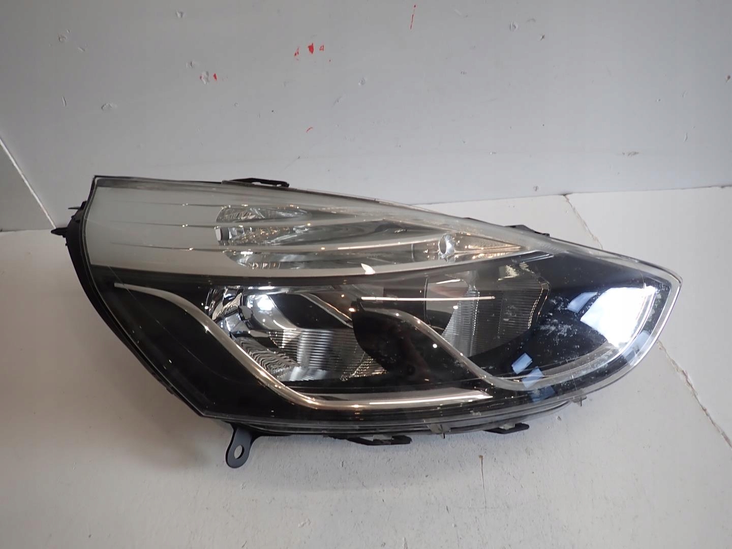 light front front right RENAULT CLIO IV 2012-2016 260106624