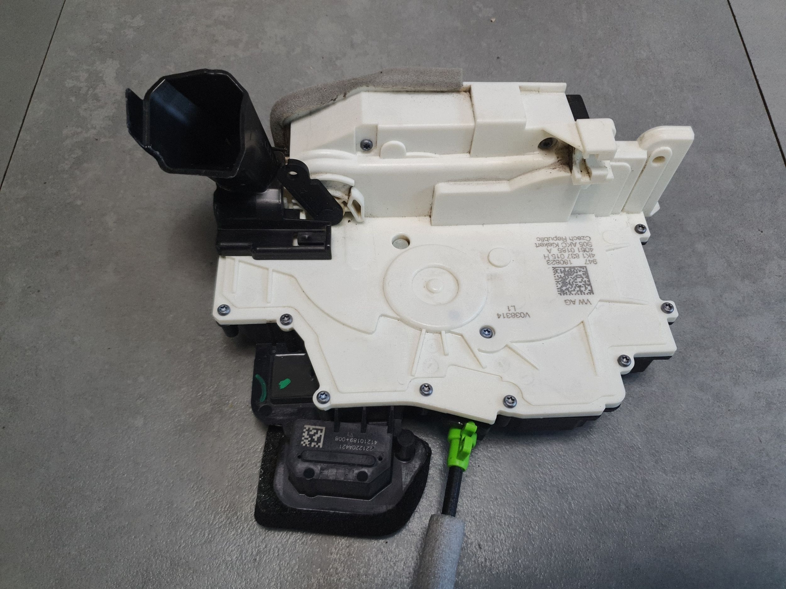 Audi SQ6 e-tron lock door front left front 4K1837015H