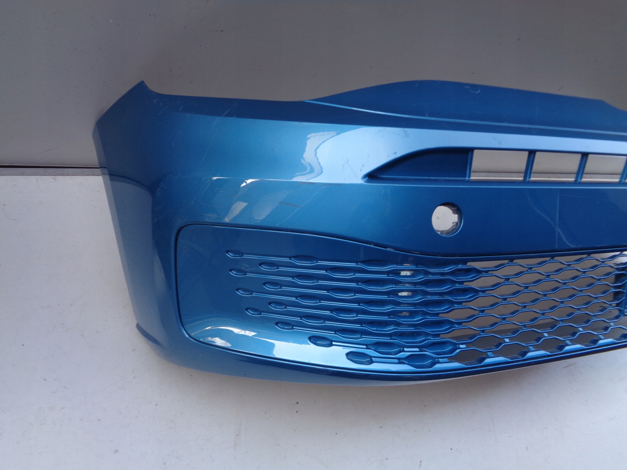 Frontstoßstange VW CADDY 2K 2K7 20- NR 28930