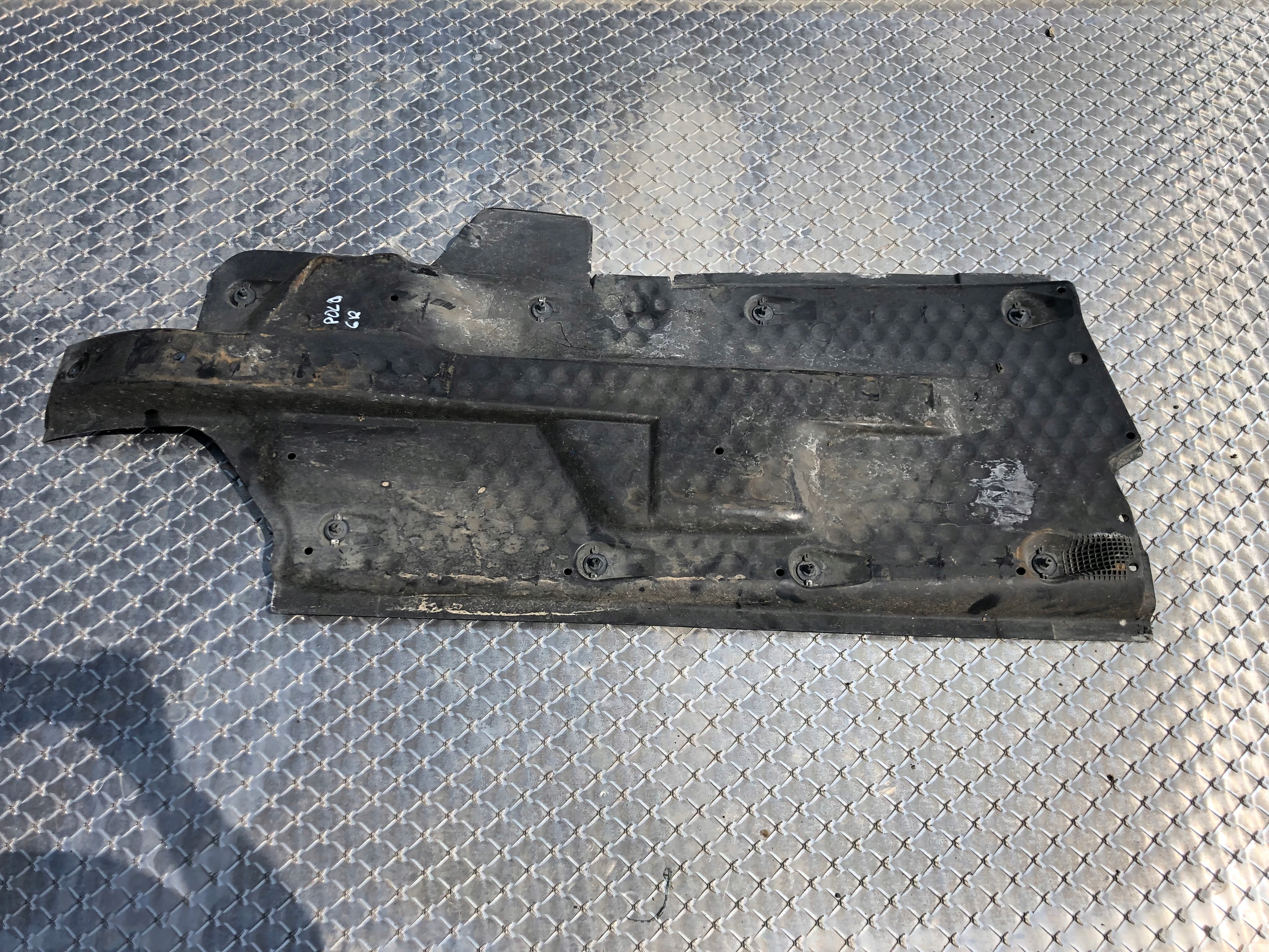 cover chassis right VW POLO V 6R 6Q0825202M