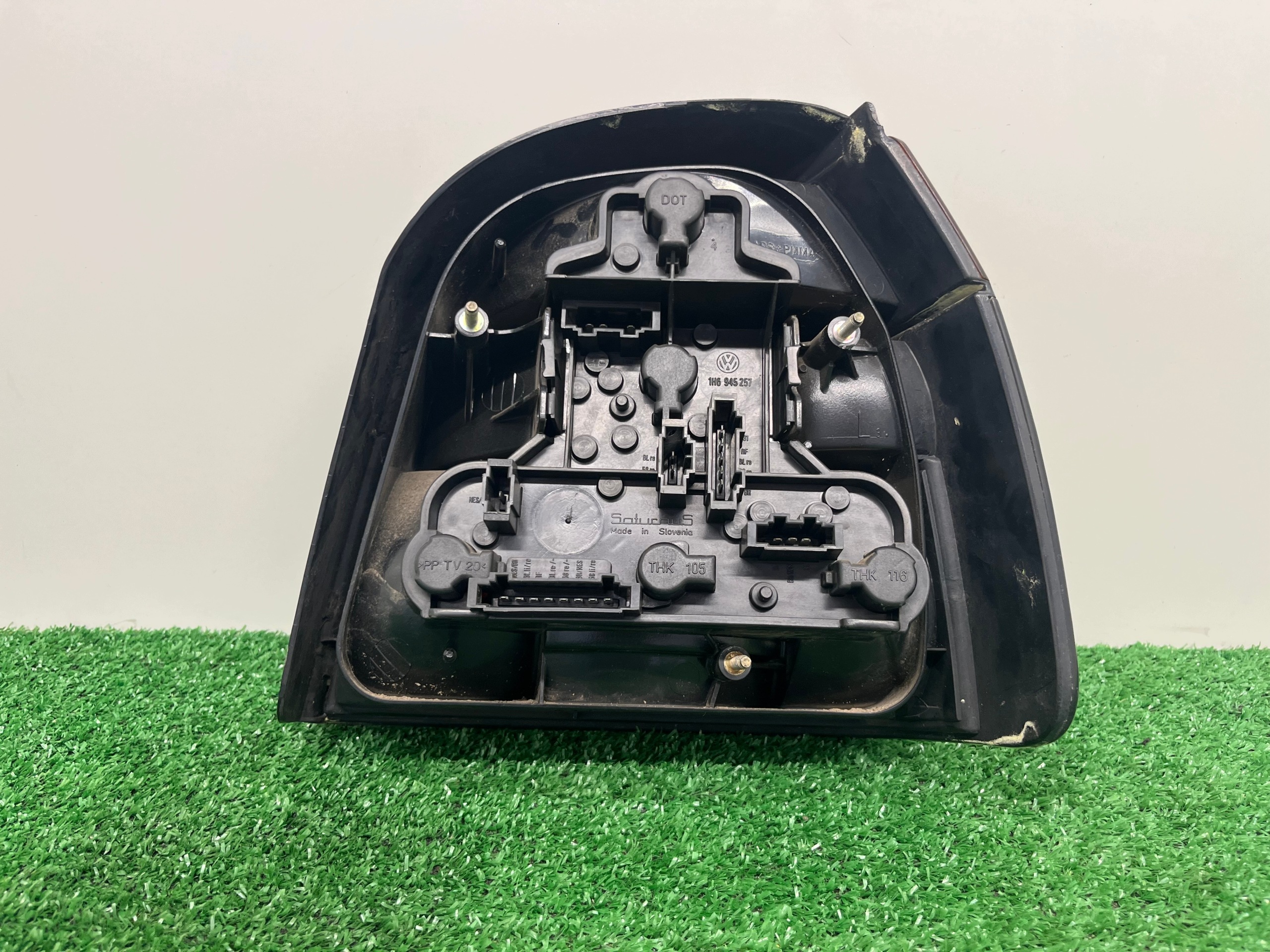 light left rear VOLKSWAGEN GOLF 3 1H6945257 1H6945111B DYMIONA