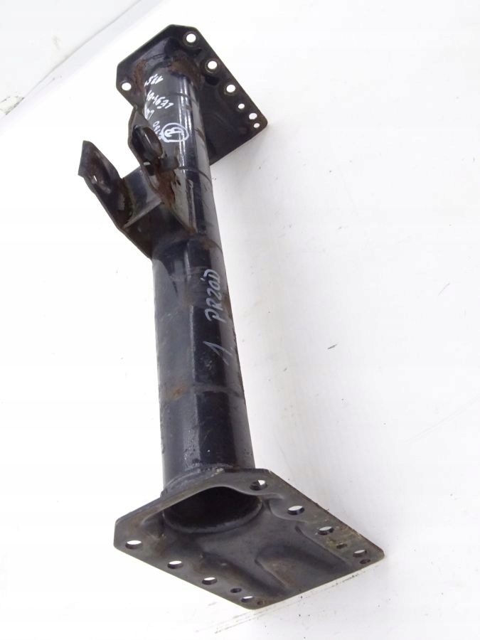 MAN L2000 LE 94 01 BELKA RAMY ZACZEP PRZOD 17 5 Car type Trucks