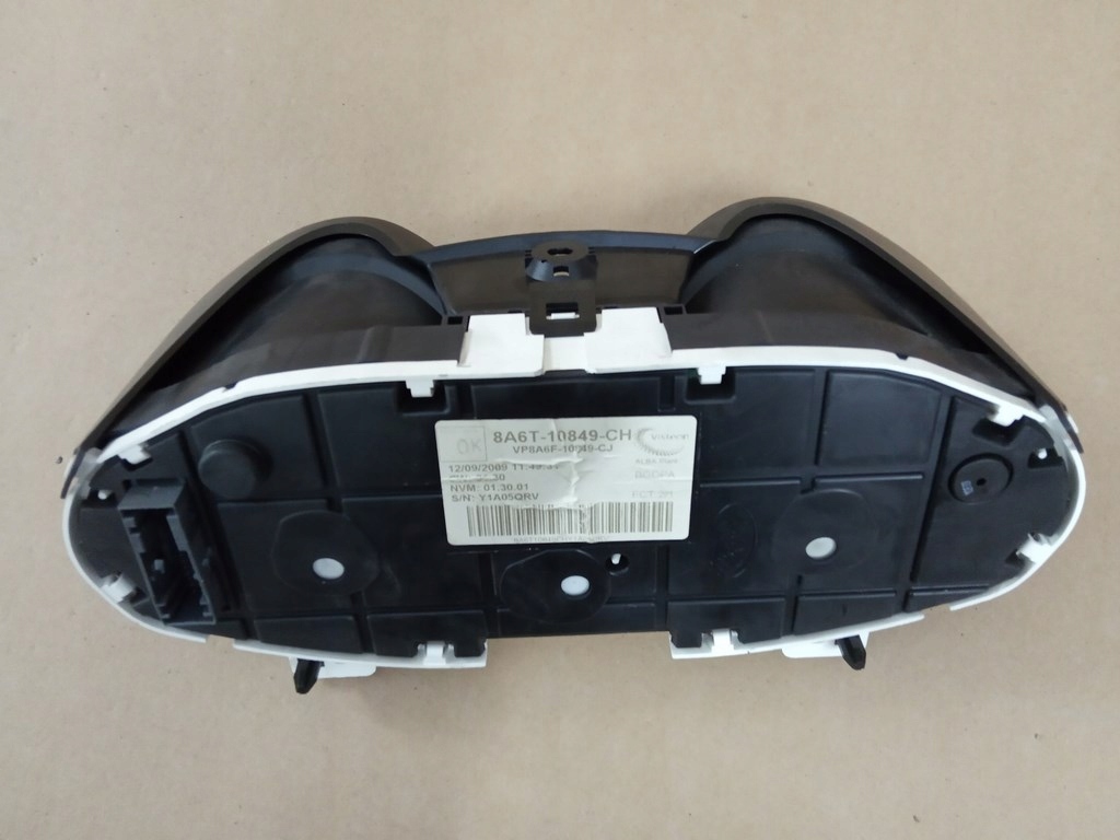 FORD Fiesta MK7 2008-12r. - спидометр часы