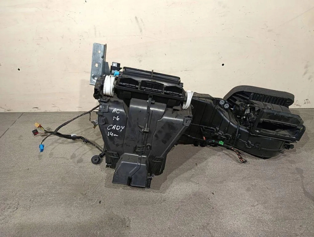 радиатор отопителя vw Caddy III (2KA, 2KH, 2CA, 2CH) 1K1820307 1.6дизель