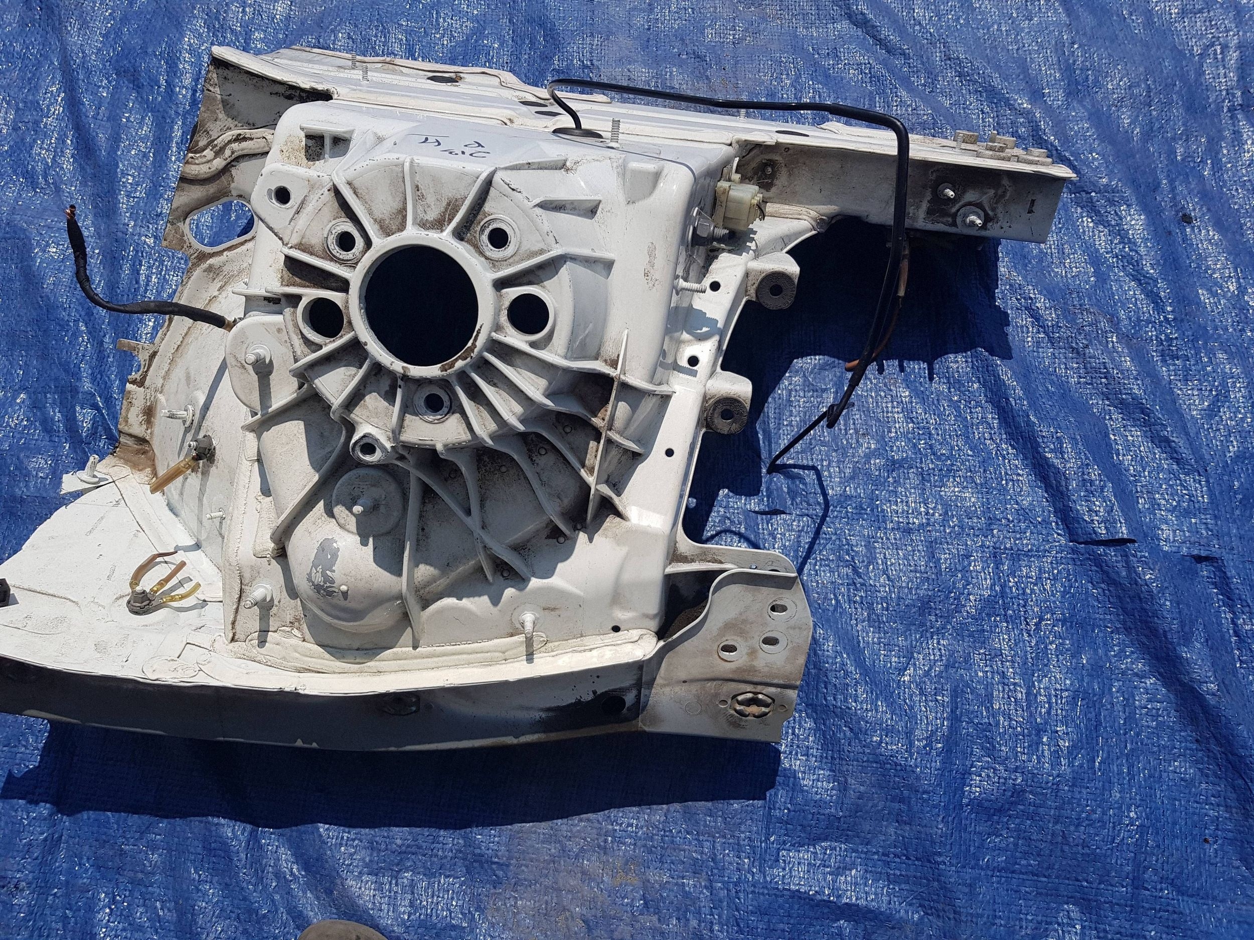 quarter front front right placement quarter Mercedes E W213