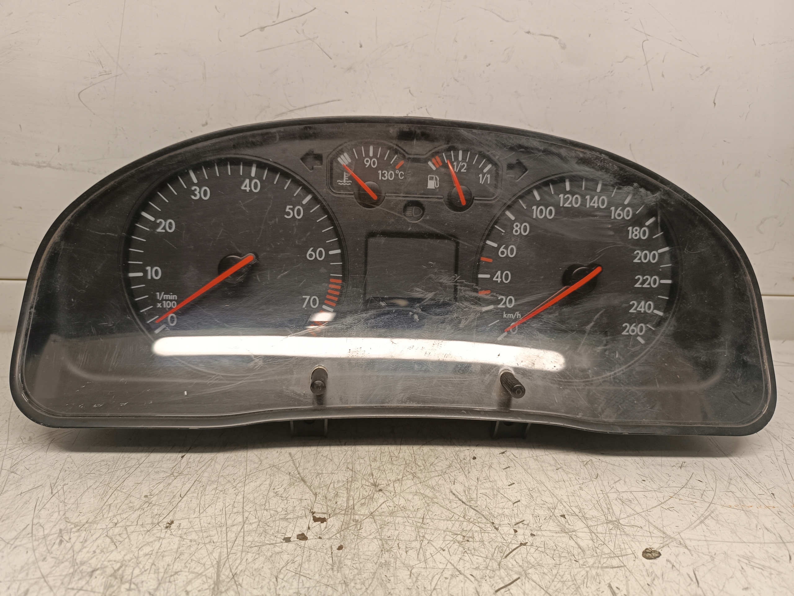 VOLKSWAGEN PASSAT B5 3B0920822 LICZNIK ZEGARY VDO