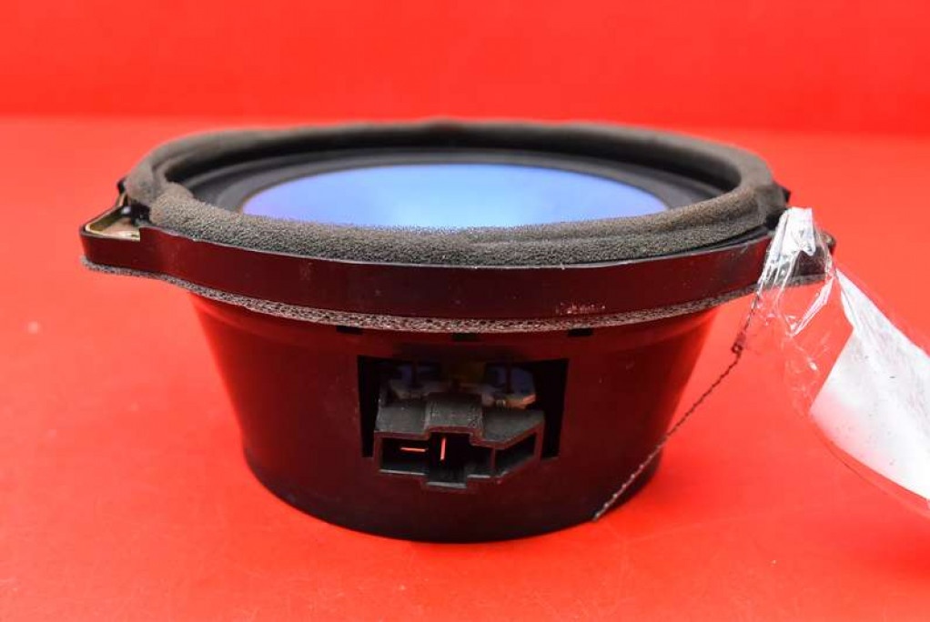 speaker right front 96320-3E000 KIA SORENTO 1 and 02-06