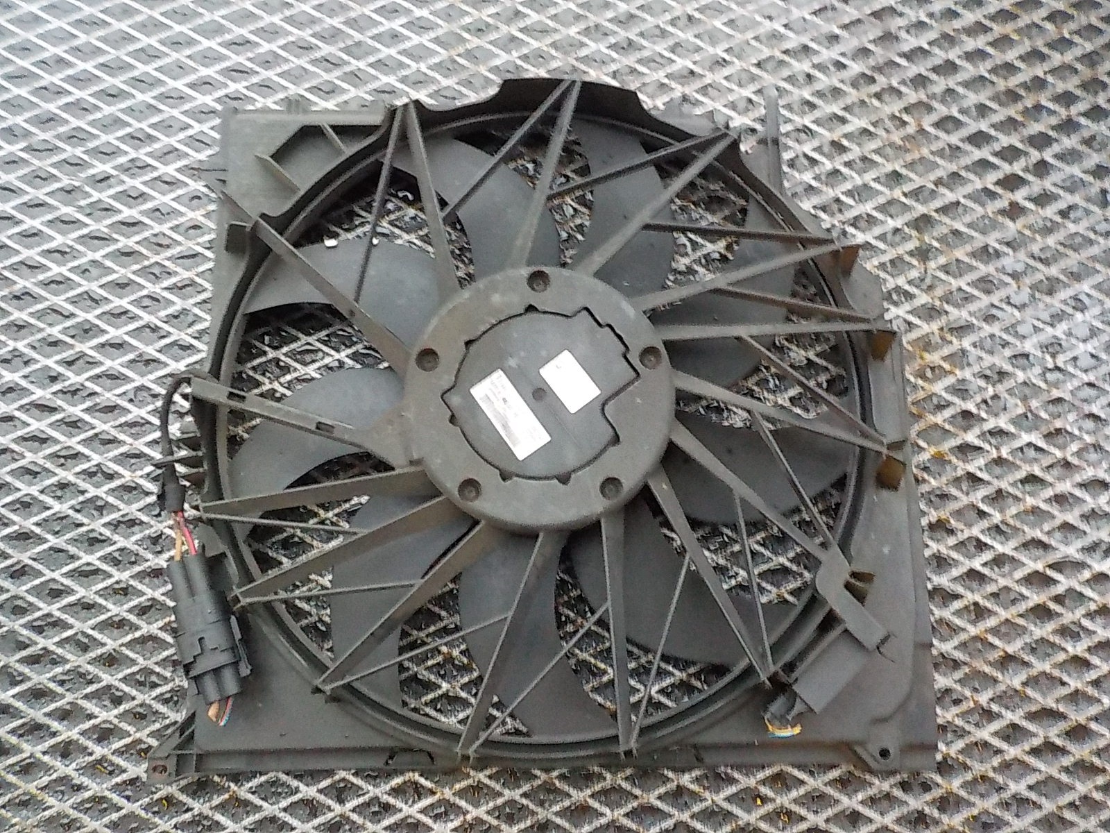 BMW X3 (E83) 2.5 ORG fan module radiator 6946638-00