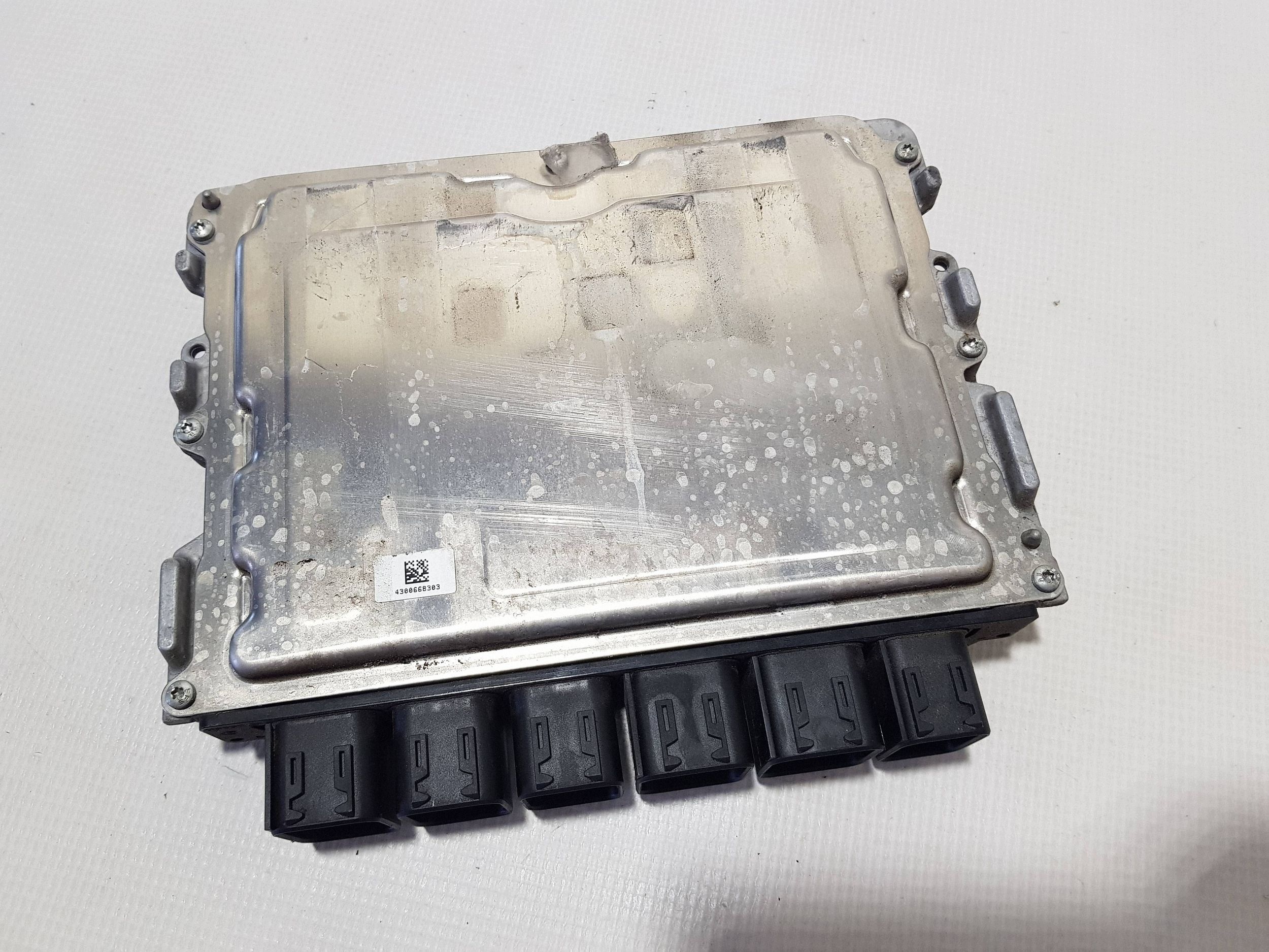 computer control unit of the engine BMW G30 2.0D 8473992