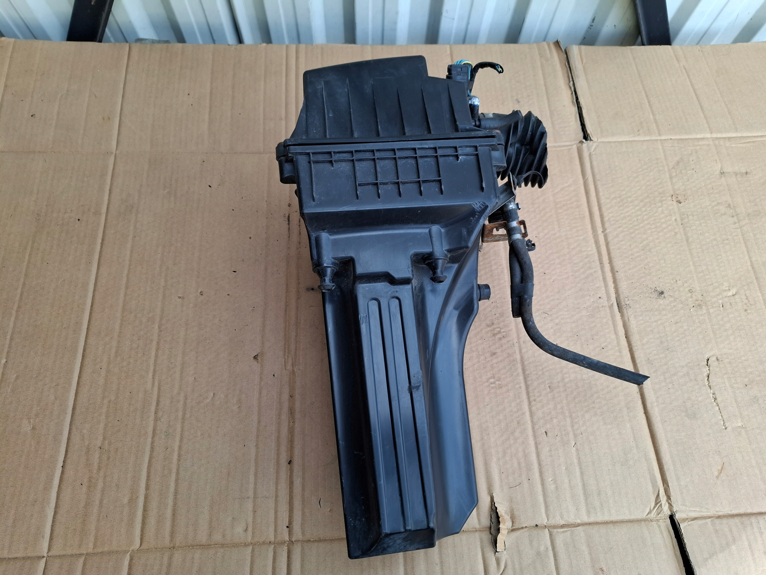 Gehäuse filter luft FORD FIESTA MK7 AV21-9600-AA 1.4 TDCI
