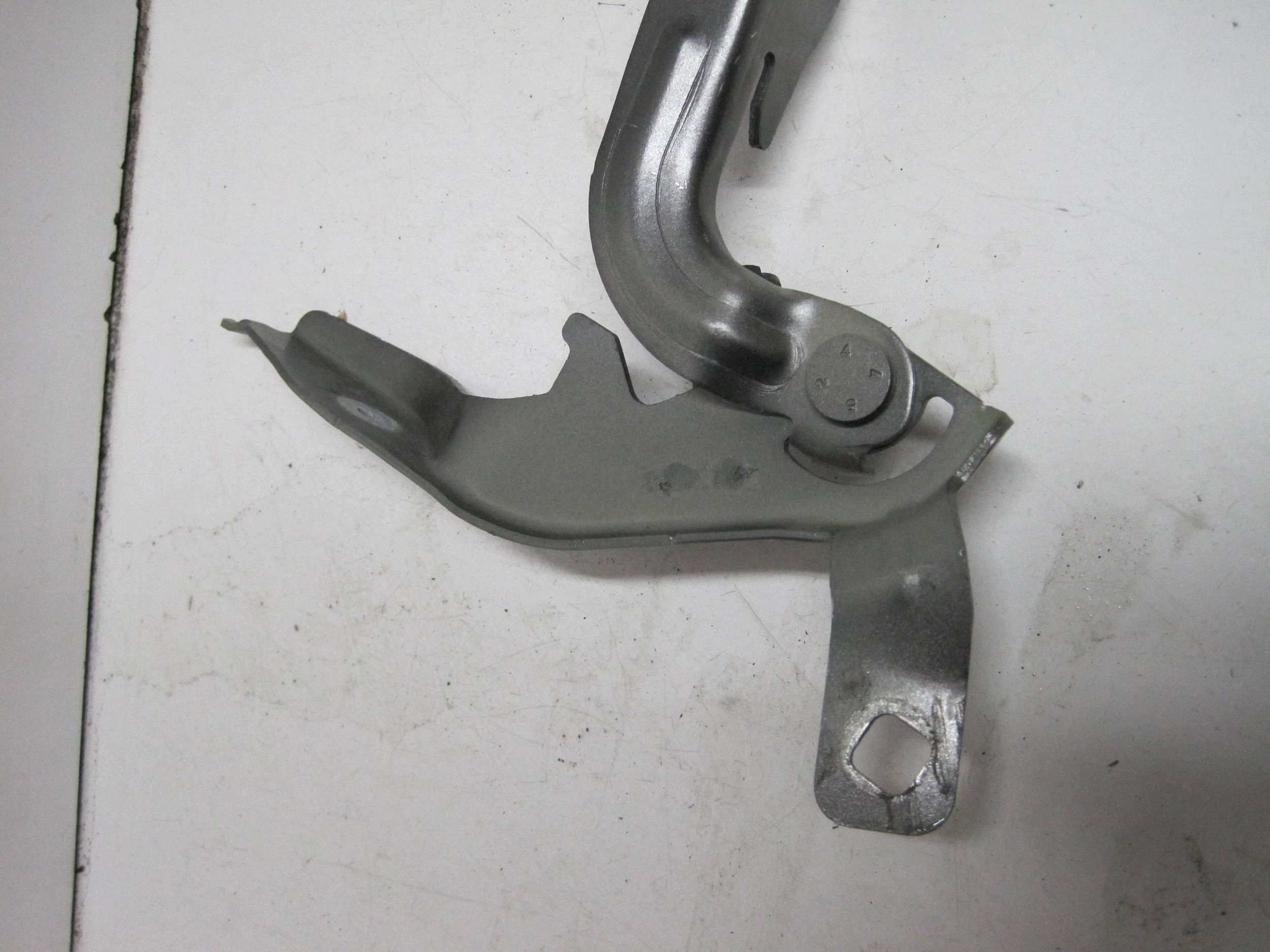 hinge bonnets left CITROEN C4 III E-C4 9831199680