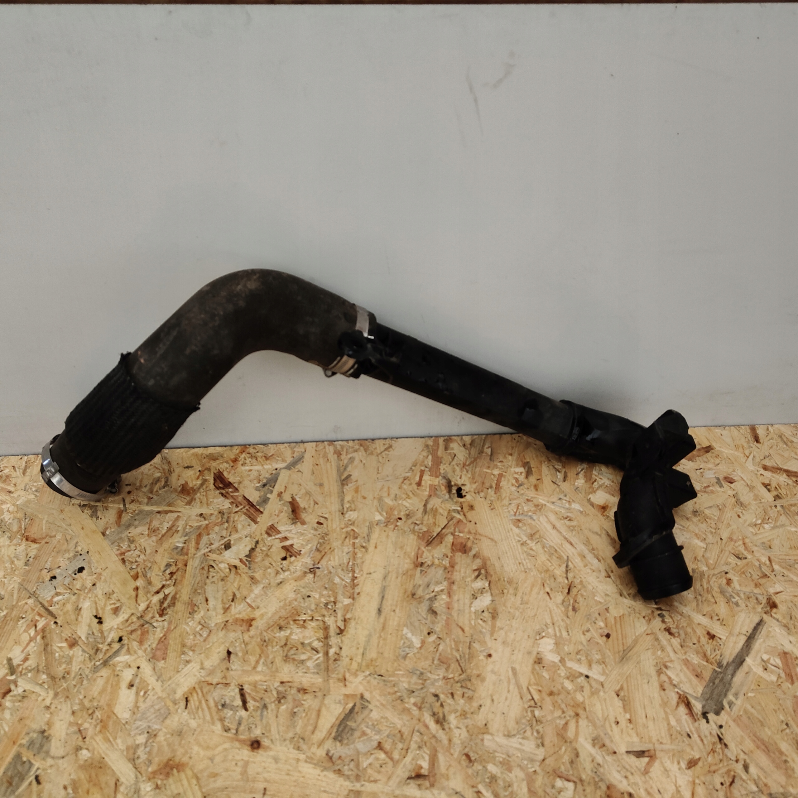 cső, csővezeték intercooler levegö PSA 9675758280