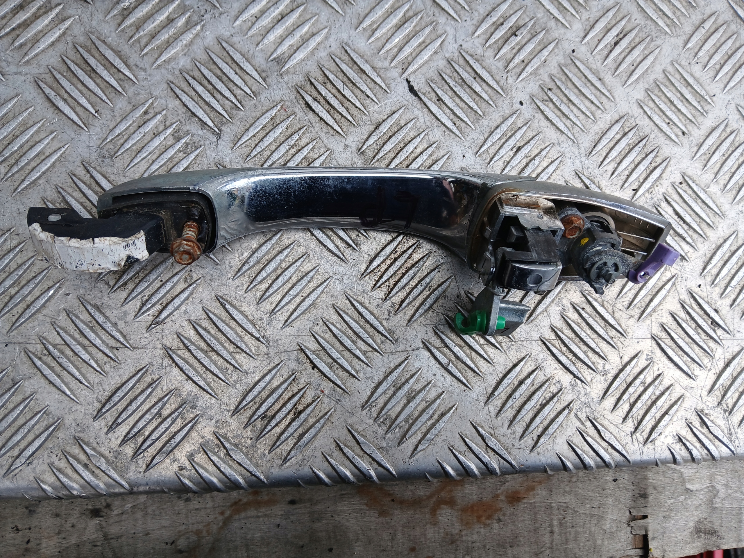 CHRYSLER 300C handle exterior left front lock cylinder