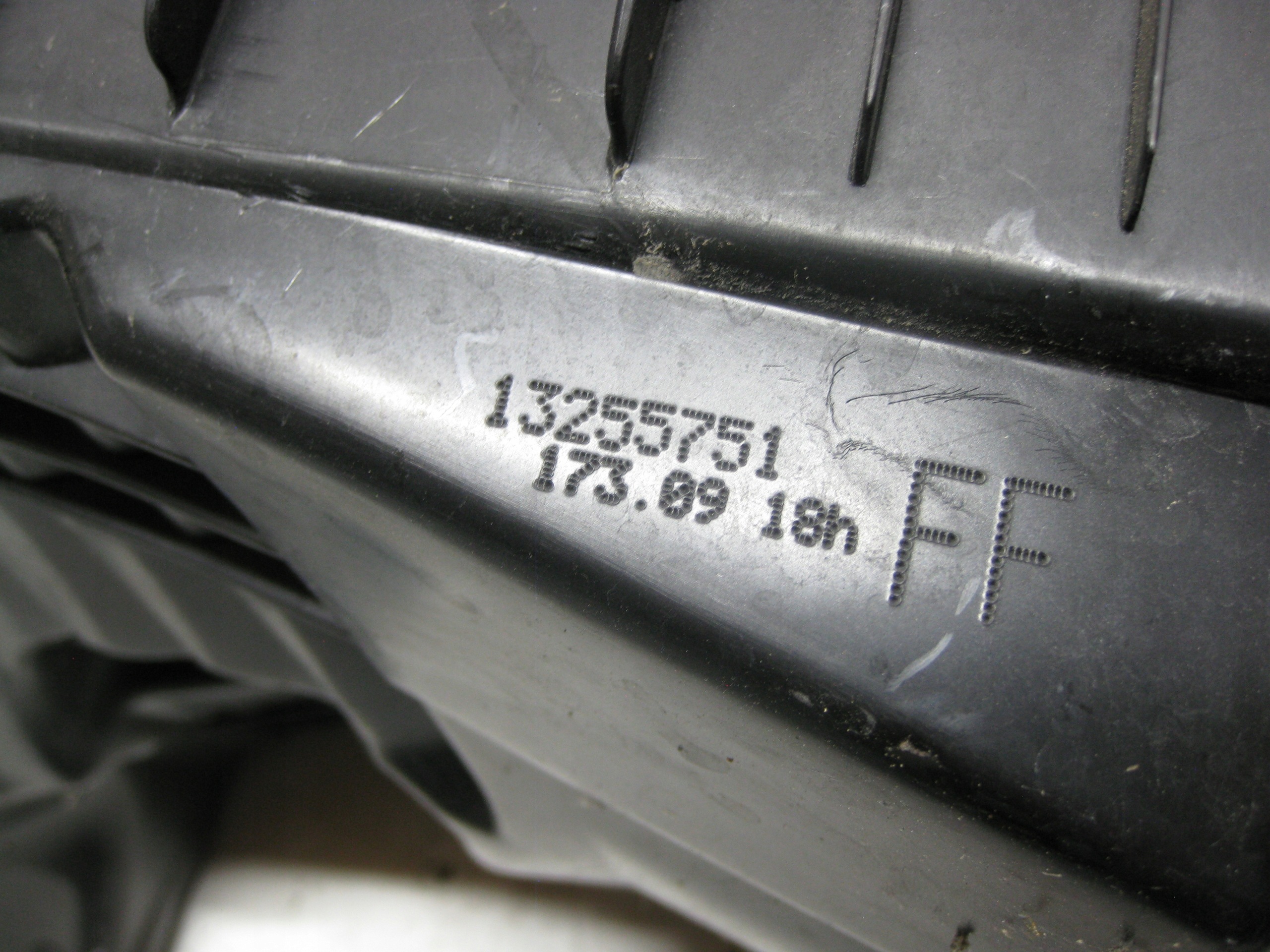 OPEL INSIGNIA A 1.6 TURBO 09R Gehäuse filter luft 13255751