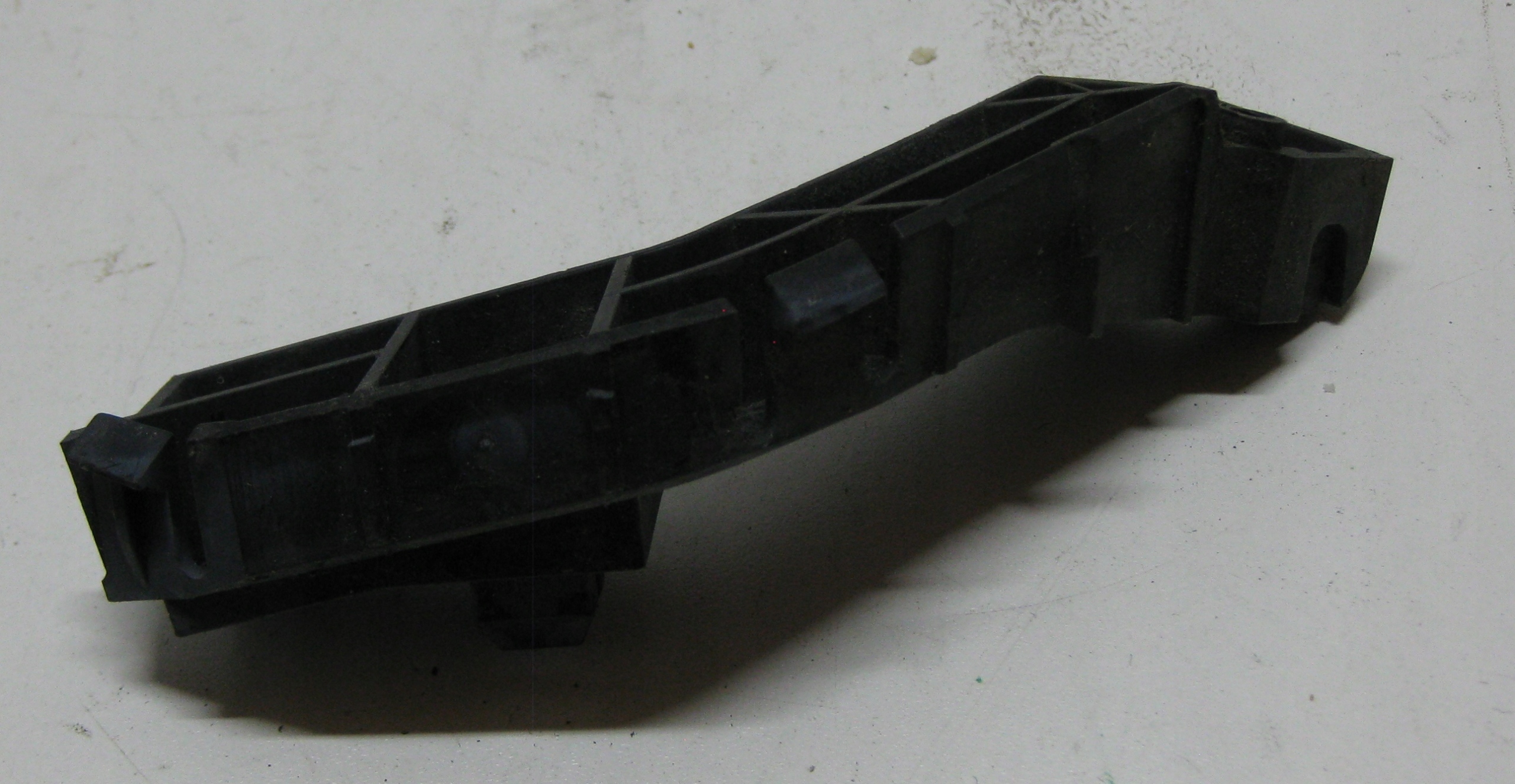 HONDA CIVIC VIII UFO 2.2 and-CTDI 07R bumper bracket right front