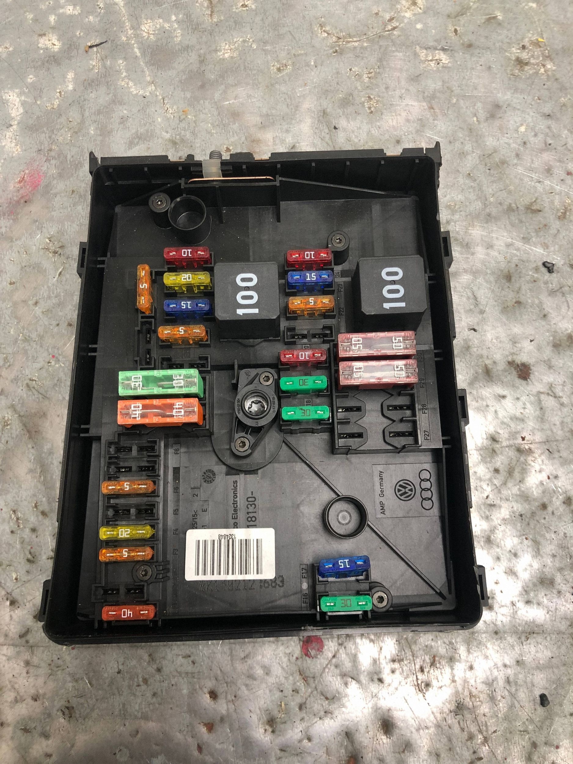 fuse box AUDI A3 8P LIFT 1K0937125D