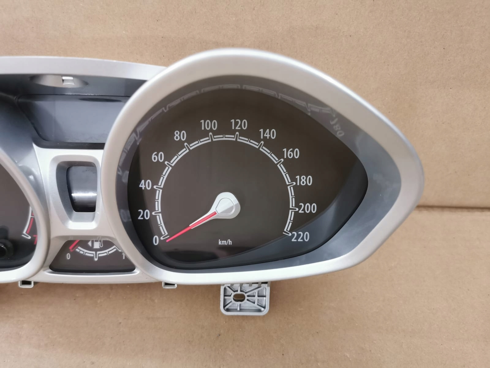 FORD Fiesta MK7 2008-12r. . - спидометр часы